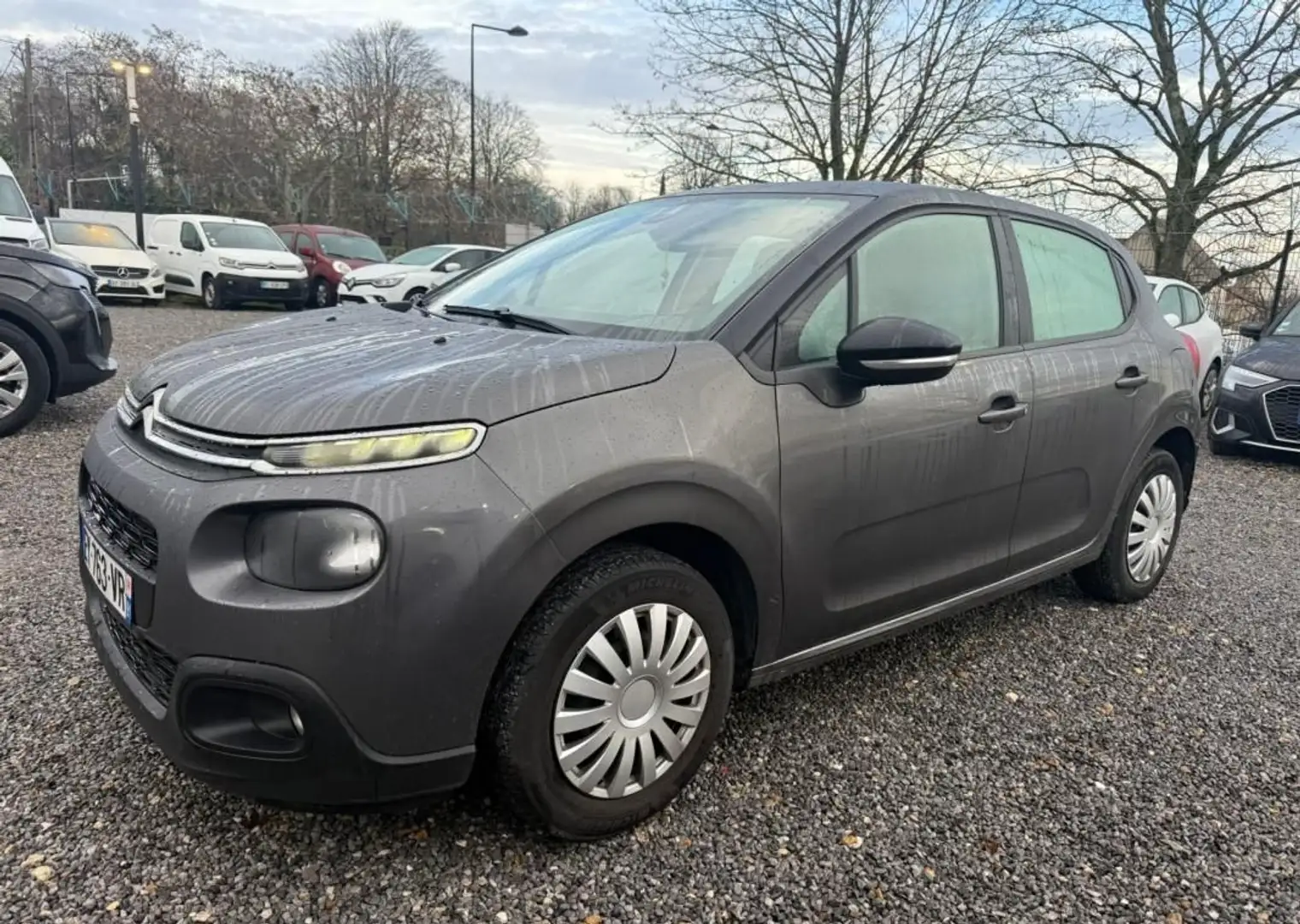 Citroen C3 Citroën PureTech 82 Live DISTRIBUTION NEUVE 1 ERE MAIN Gris - 1
