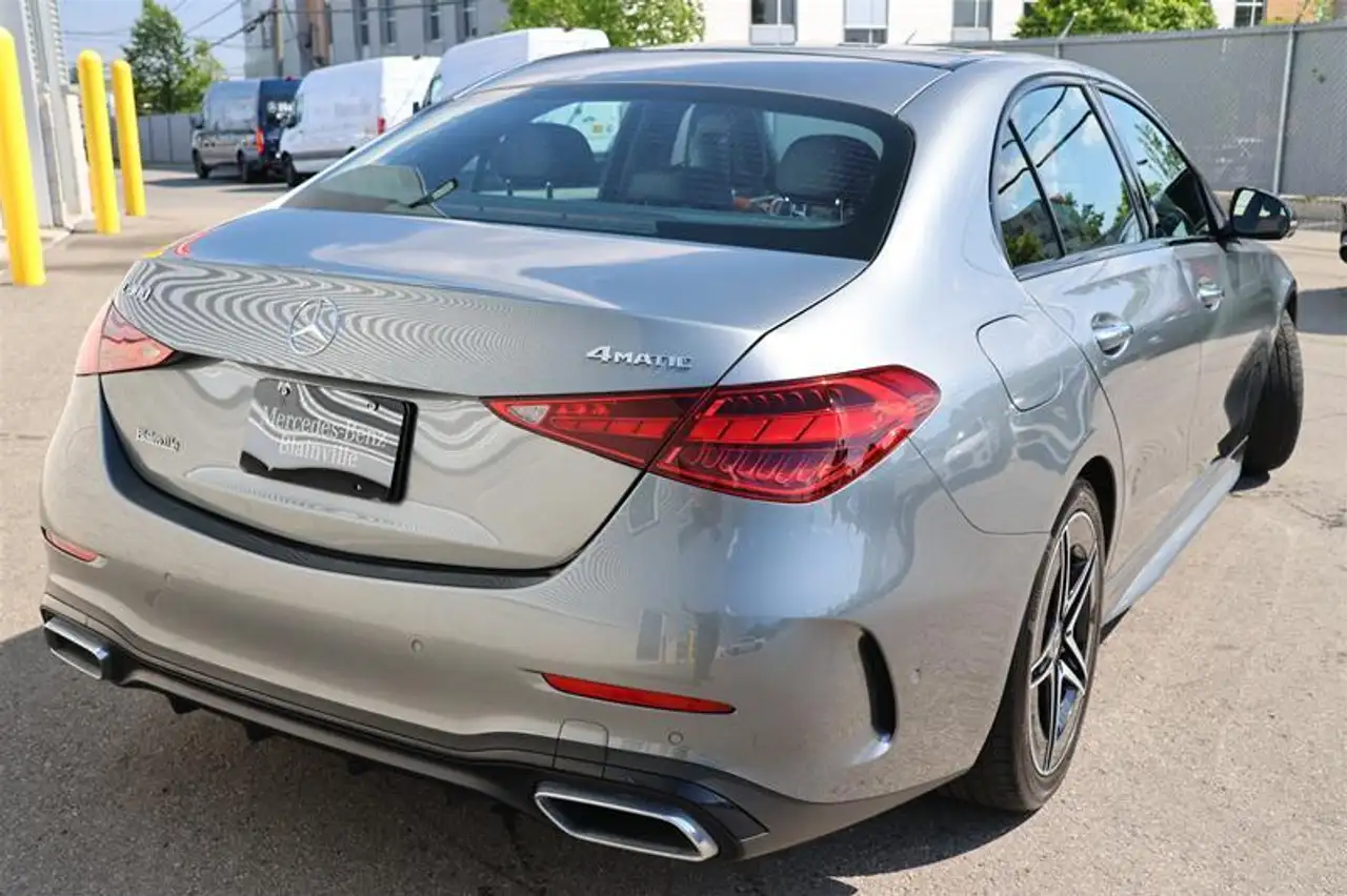 Mercedes-Benz C-Class снимка Mercedes-Benz C-Class