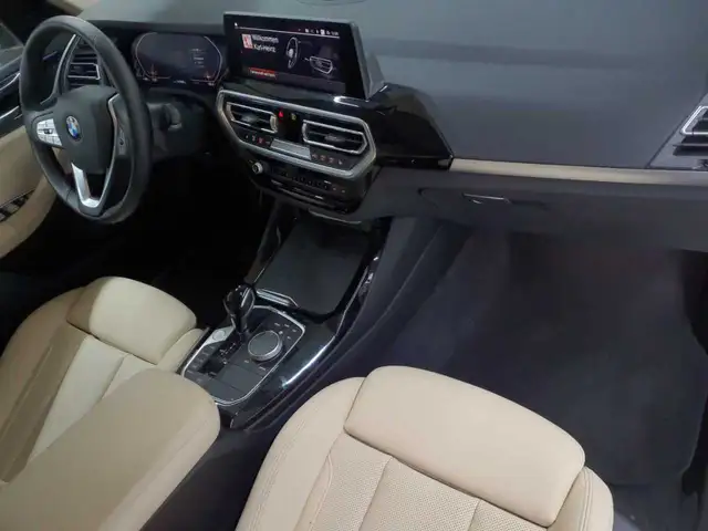 BMW X3 view 9