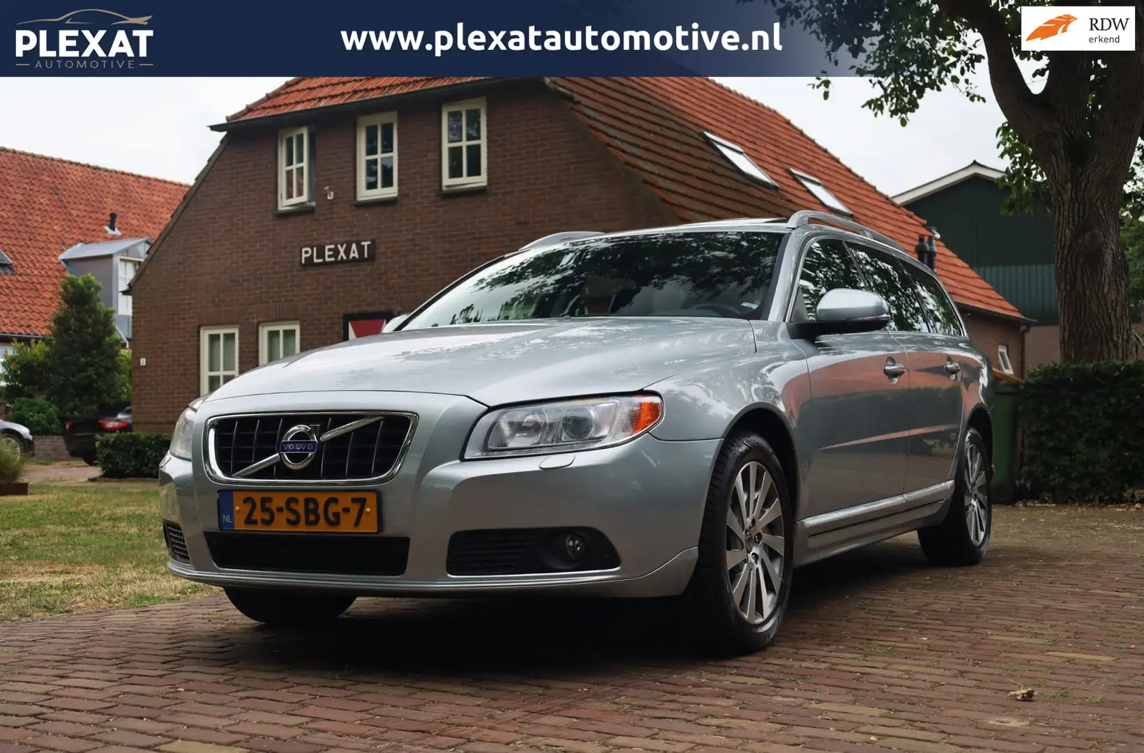 Volvo V70 1.6 T4 Limited Edition | Panorama | Luxe Leder | C Grau - 1
