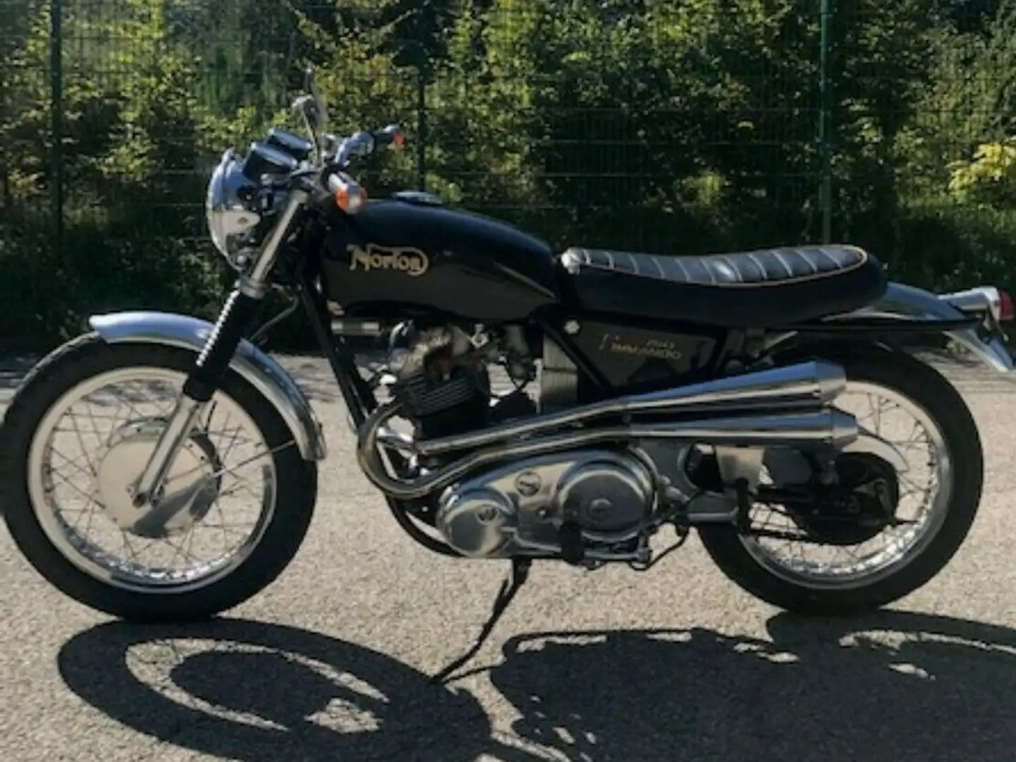 Norton Commando 750 Noir - 2