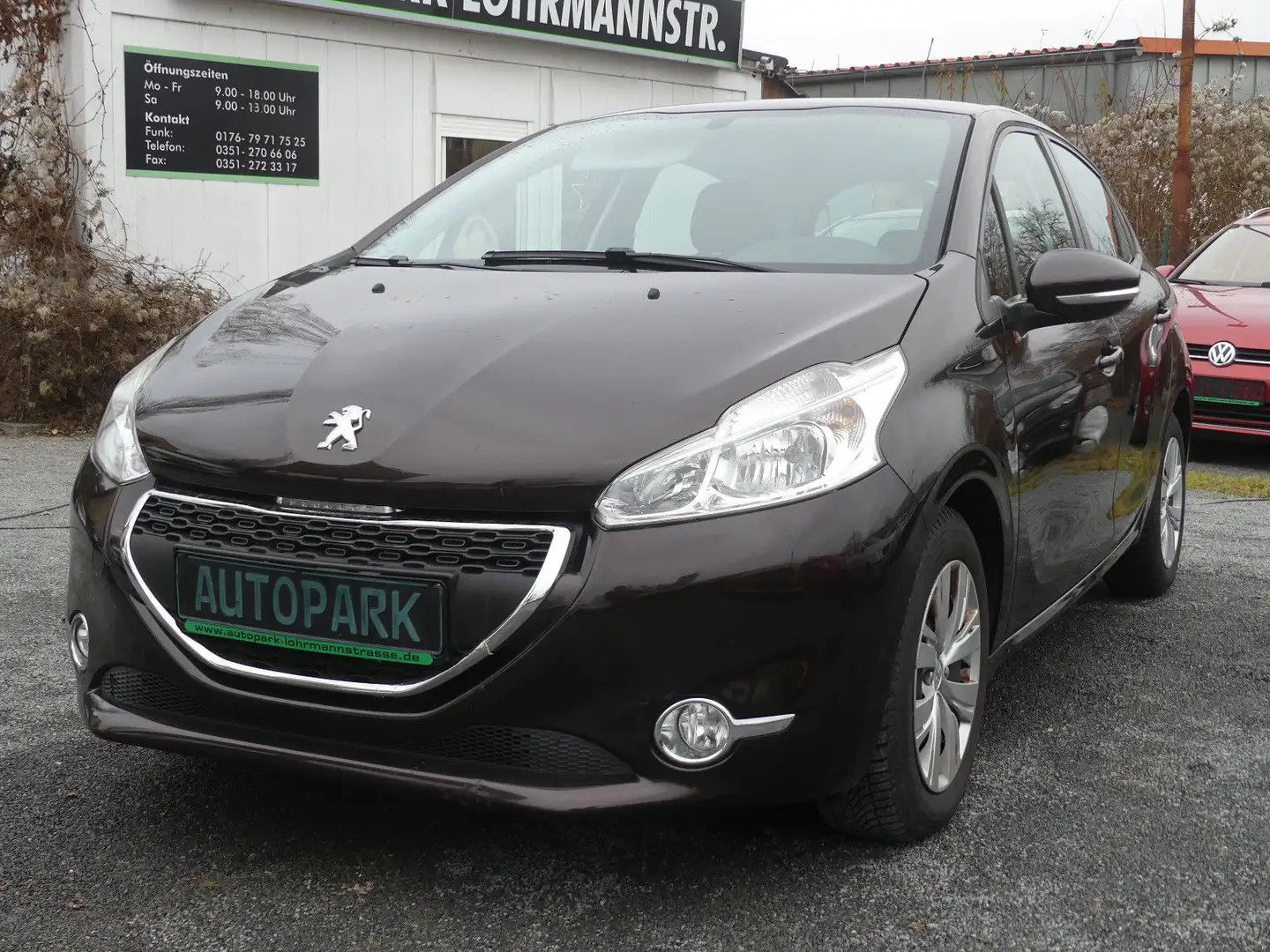 Peugeot 208 Access*Klima*SH-gepfl.*Nr.63 Braun - 1