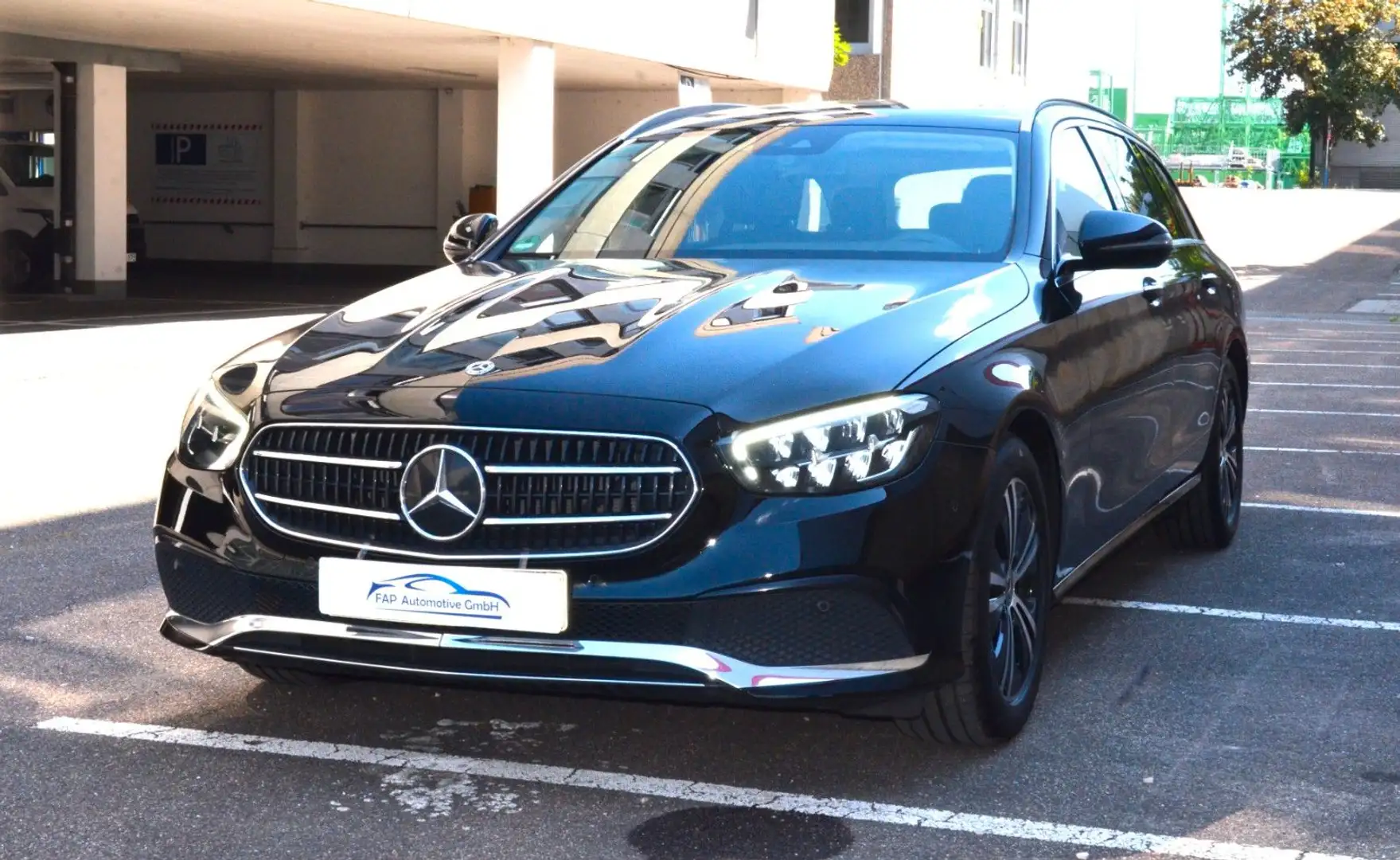 Mercedes-Benz E 220 E  d 4Matic T Noir - 1
