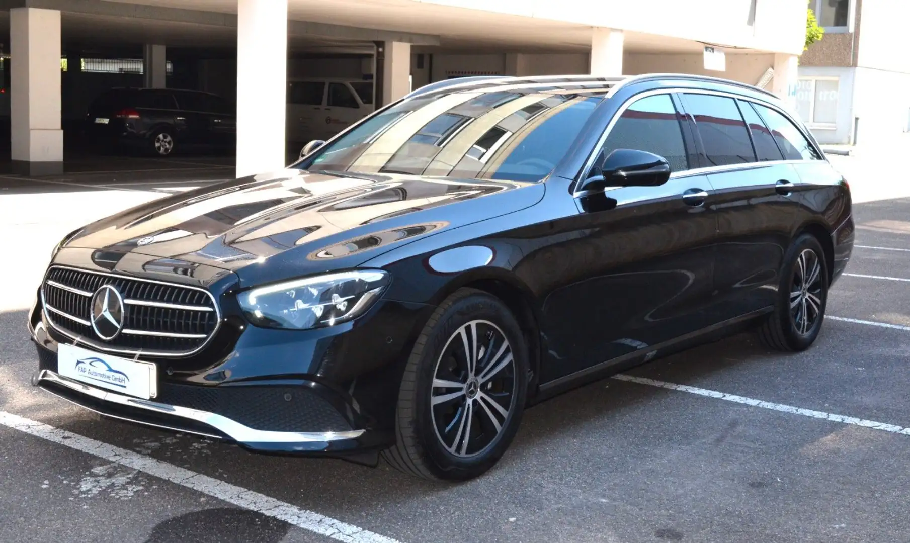 Mercedes-Benz E 220 E  d 4Matic T Noir - 2