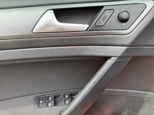 Volkswagen Golf view 15