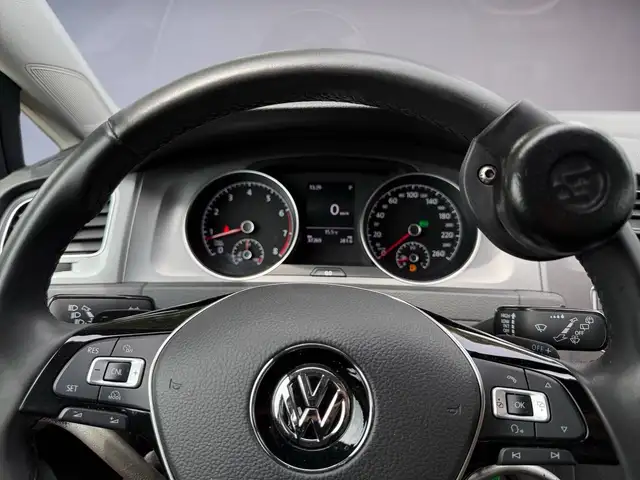 Volkswagen Golf view 8