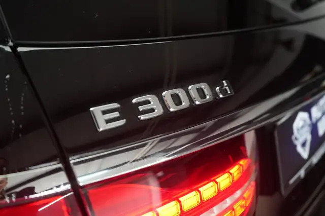 Mercedes-Benz E-Class view 6