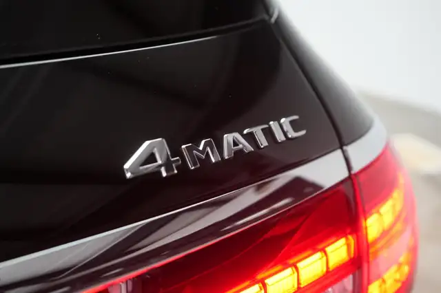 Mercedes-Benz E-Class view 7