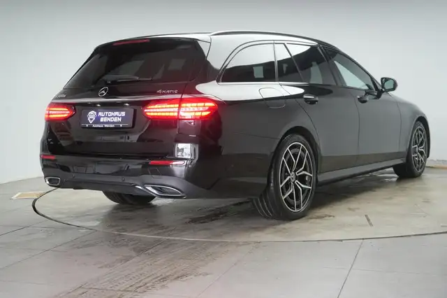 Mercedes-Benz E-Class view 5