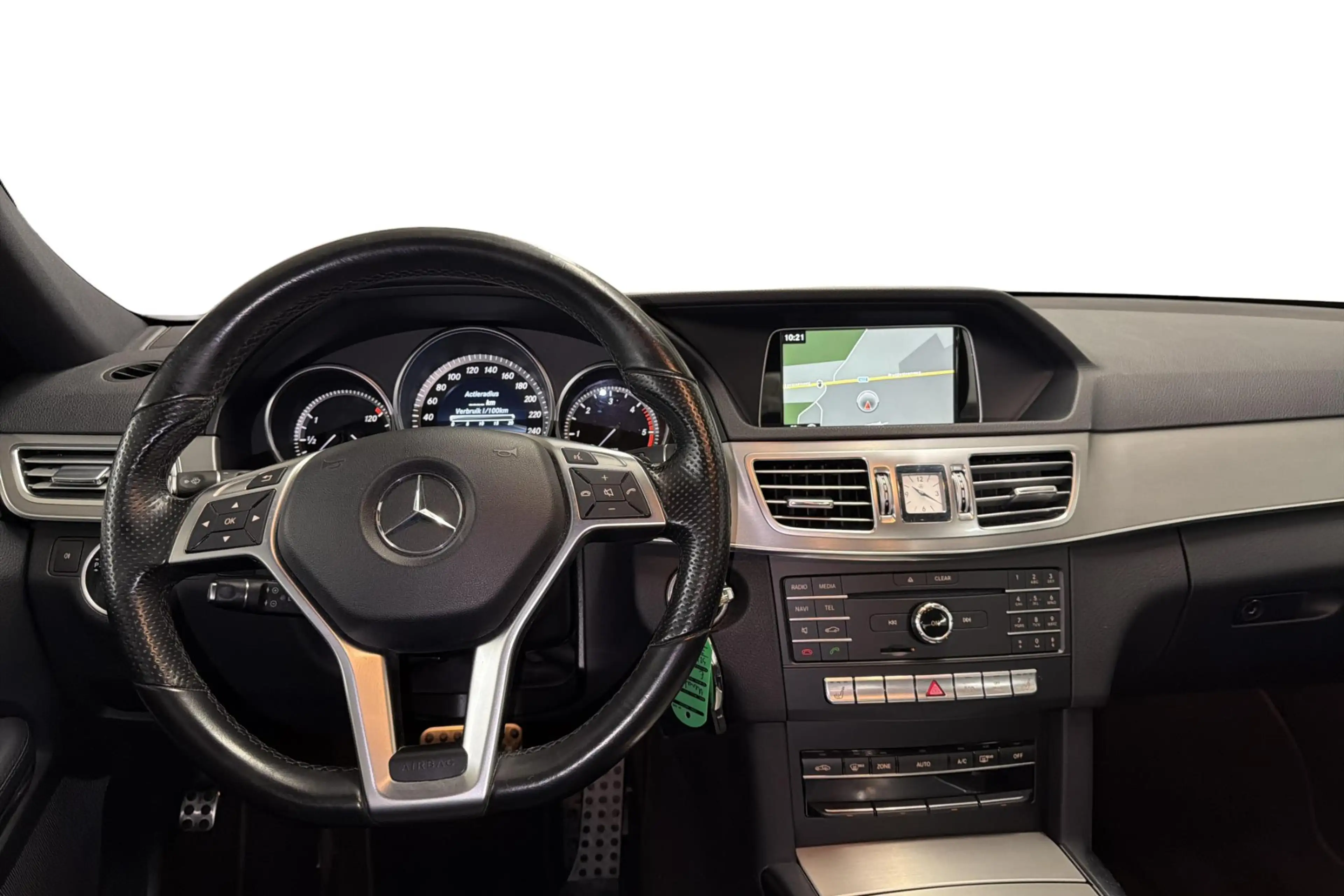 Mercedes-Benz E 200 BlueTEC — photo 12