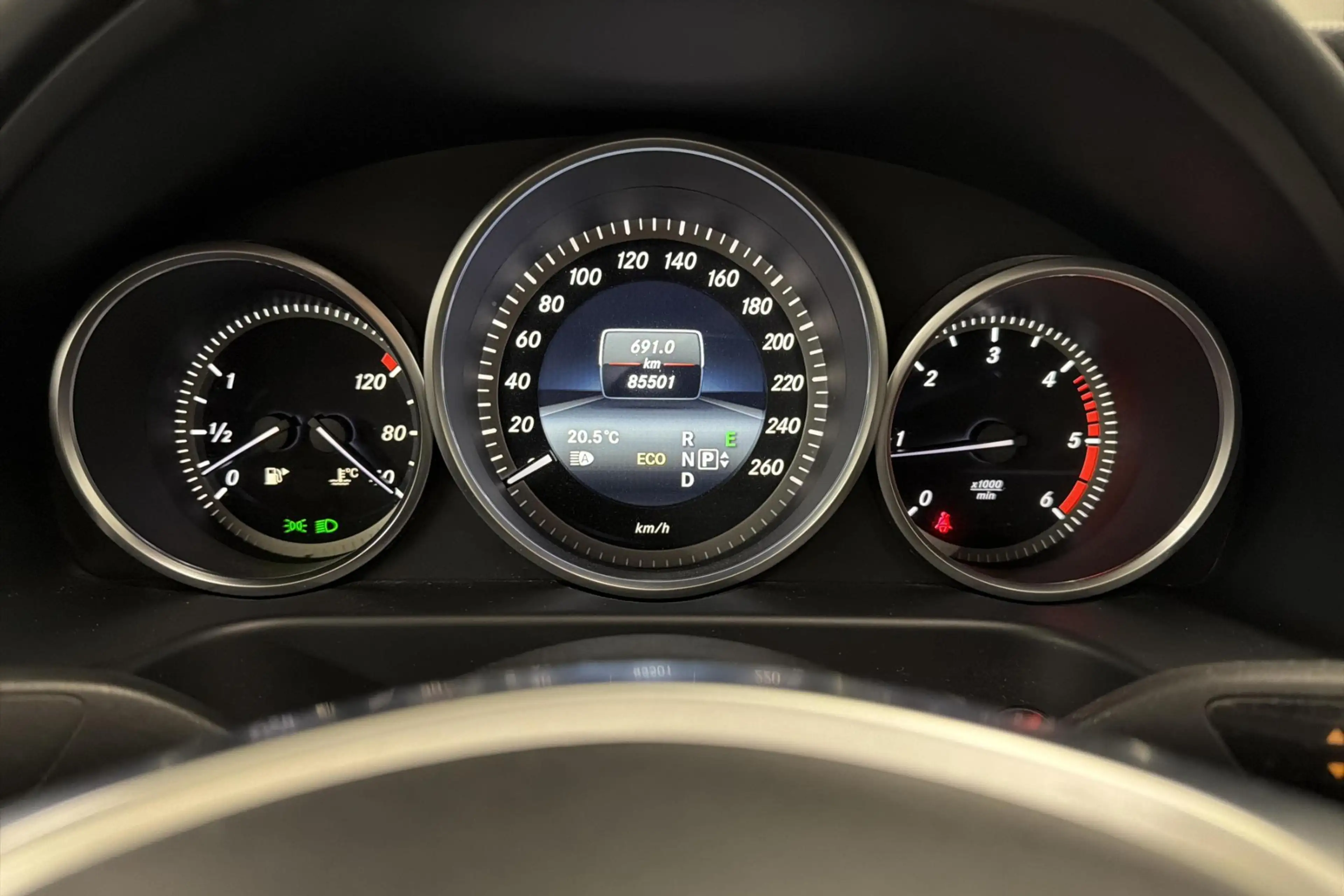 Mercedes-Benz E 200 BlueTEC — photo 13