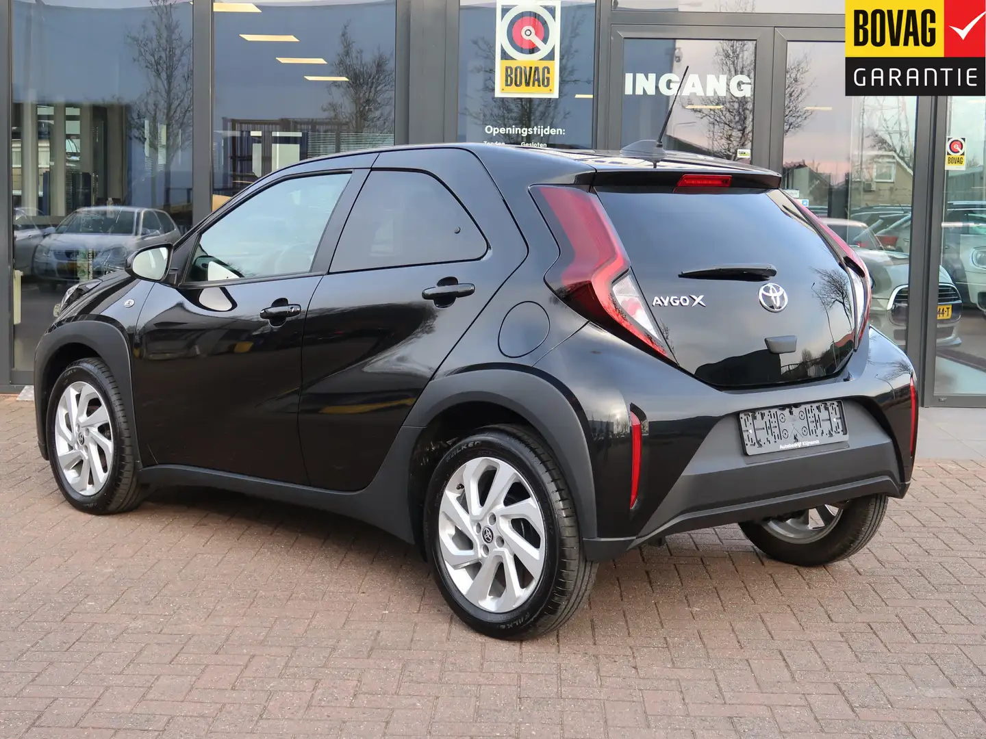Toyota Aygo X 1.0 VVT-i MT Pulse | stoelverw | camera | climate Zwart - 2
