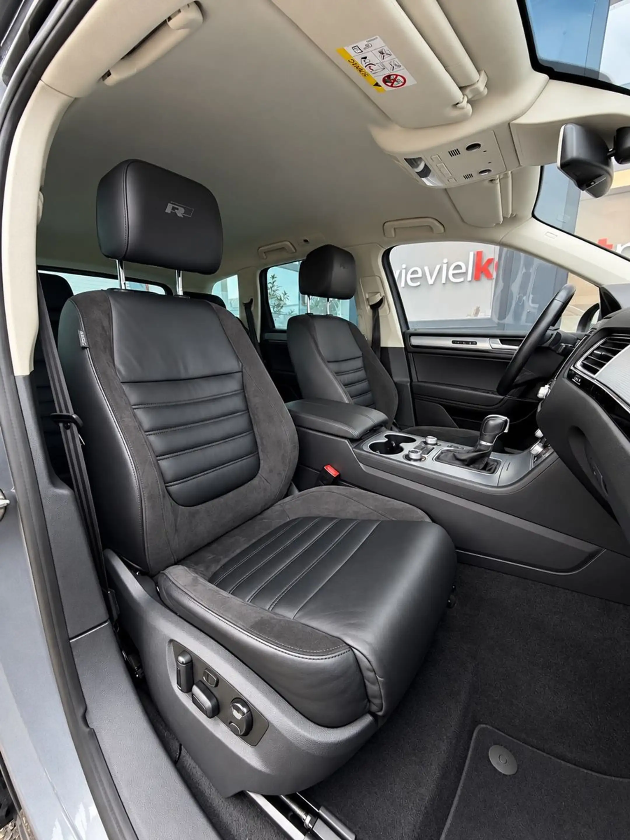 Volkswagen Touareg V6 R-Line TDI BMT 4Motion Terrain Tech R — photo 14