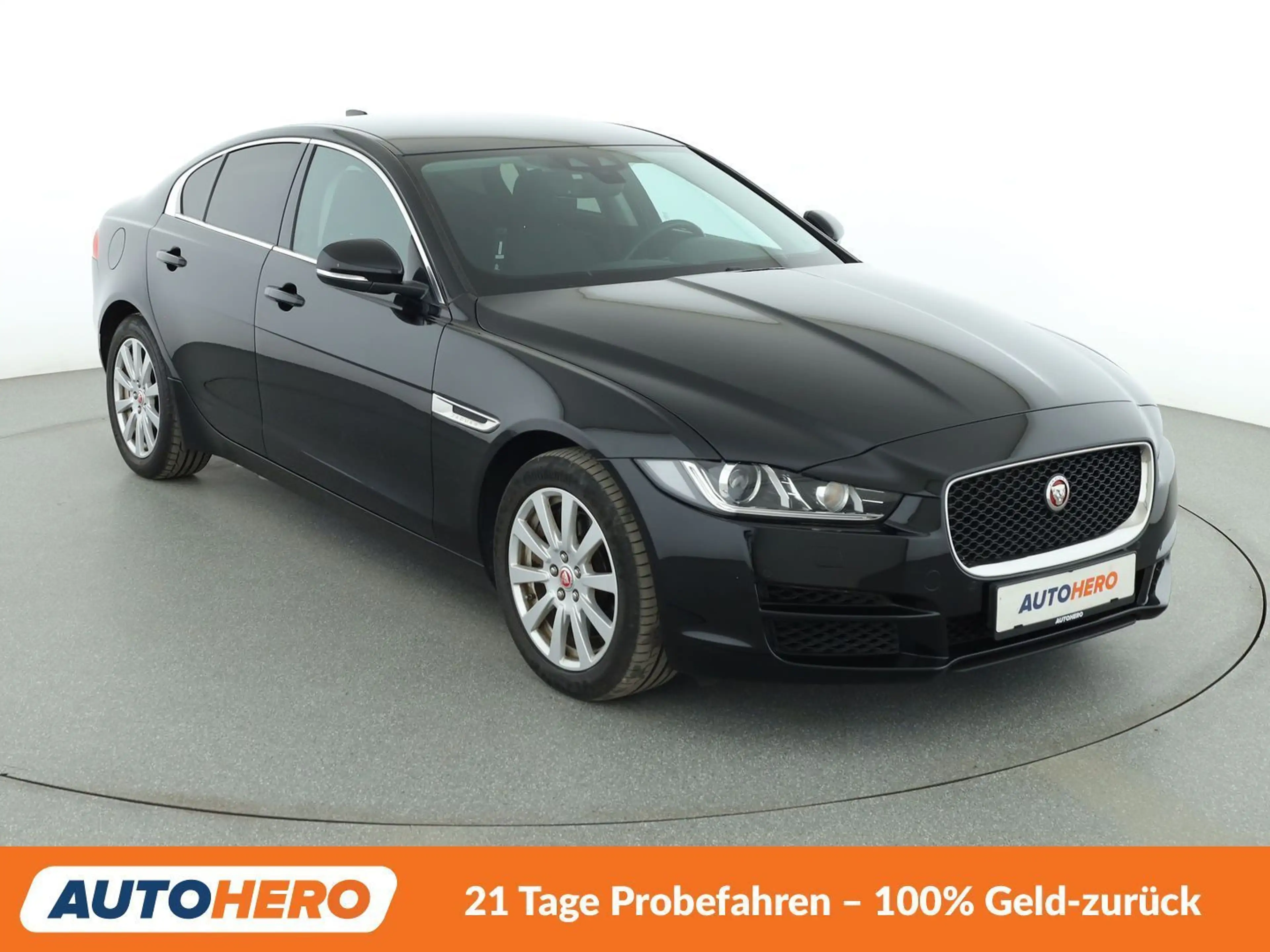 Jaguar XE 20t Pure Aut.*CAM*XENON*NAVI*PDC*SHZ*TEMPO* — photo 8