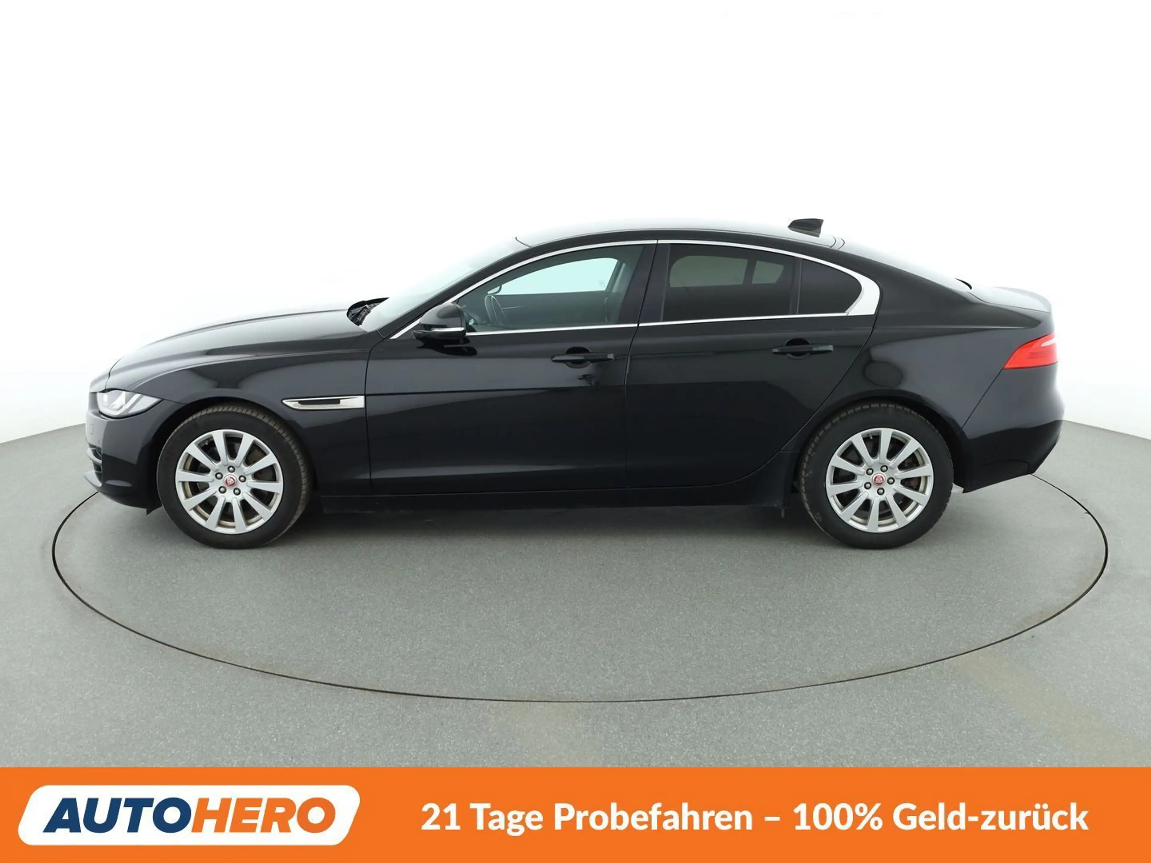 Jaguar XE 20t Pure Aut.*CAM*XENON*NAVI*PDC*SHZ*TEMPO* — photo 3