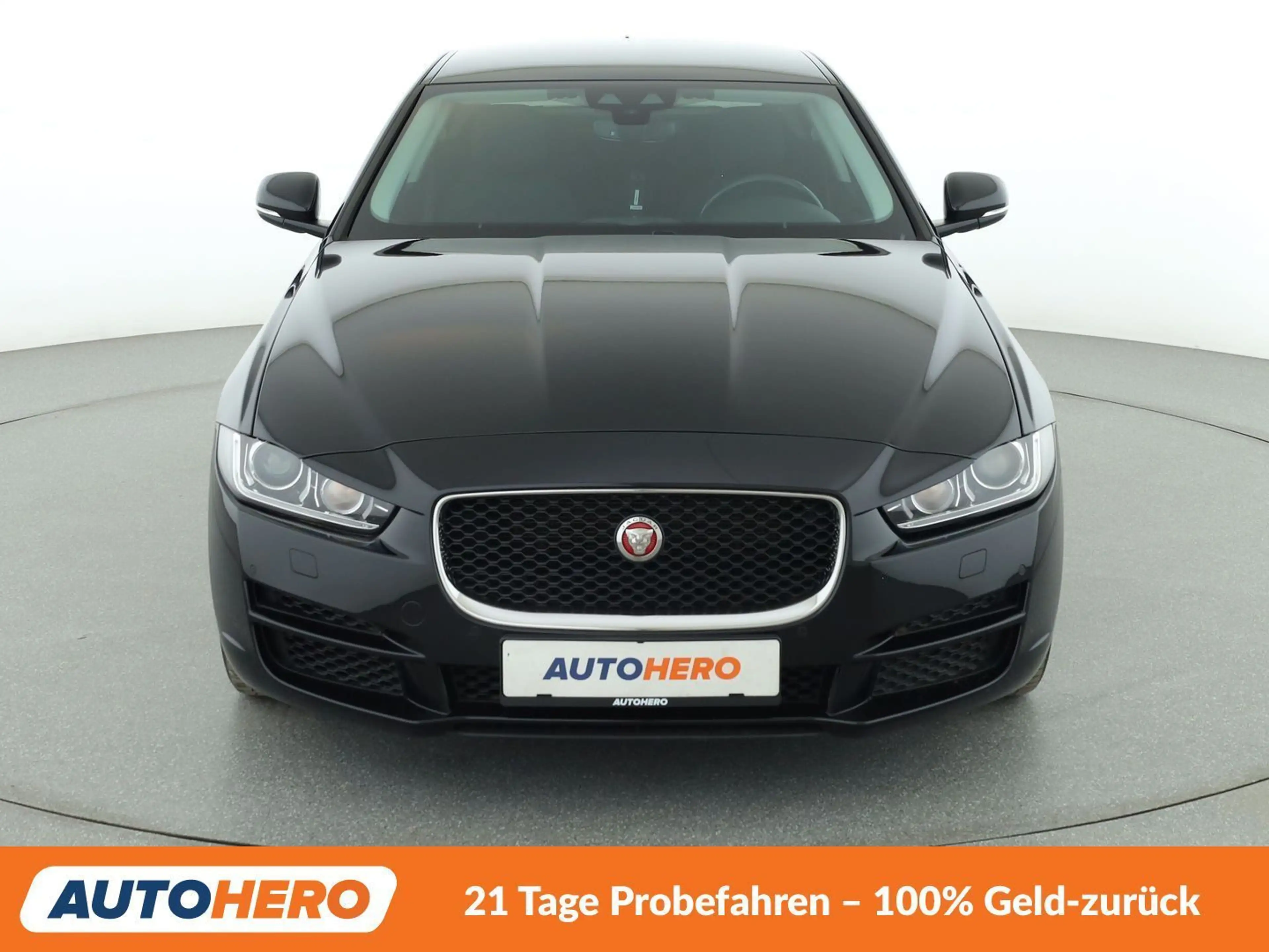Jaguar XE 20t Pure Aut.*CAM*XENON*NAVI*PDC*SHZ*TEMPO* — photo 9