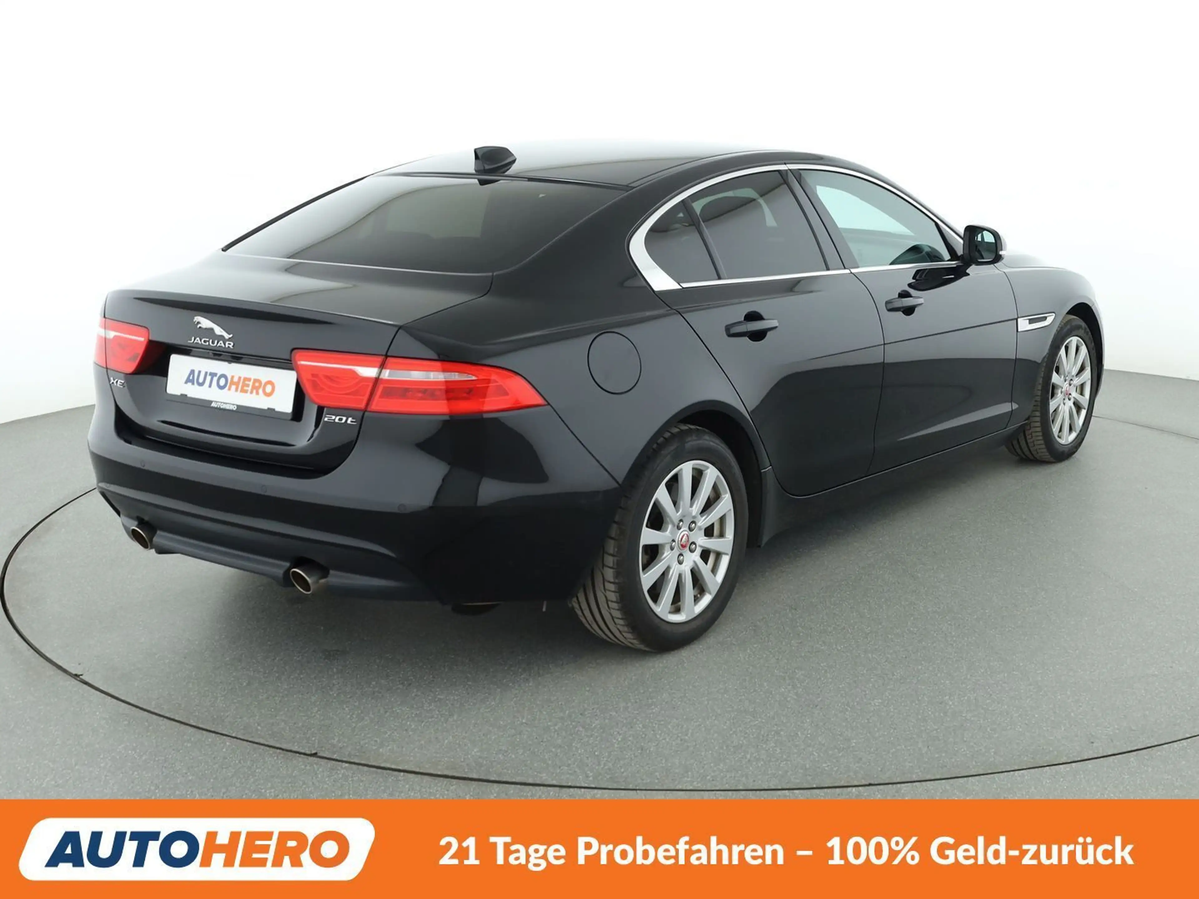 Jaguar XE 20t Pure Aut.*CAM*XENON*NAVI*PDC*SHZ*TEMPO* — photo 6