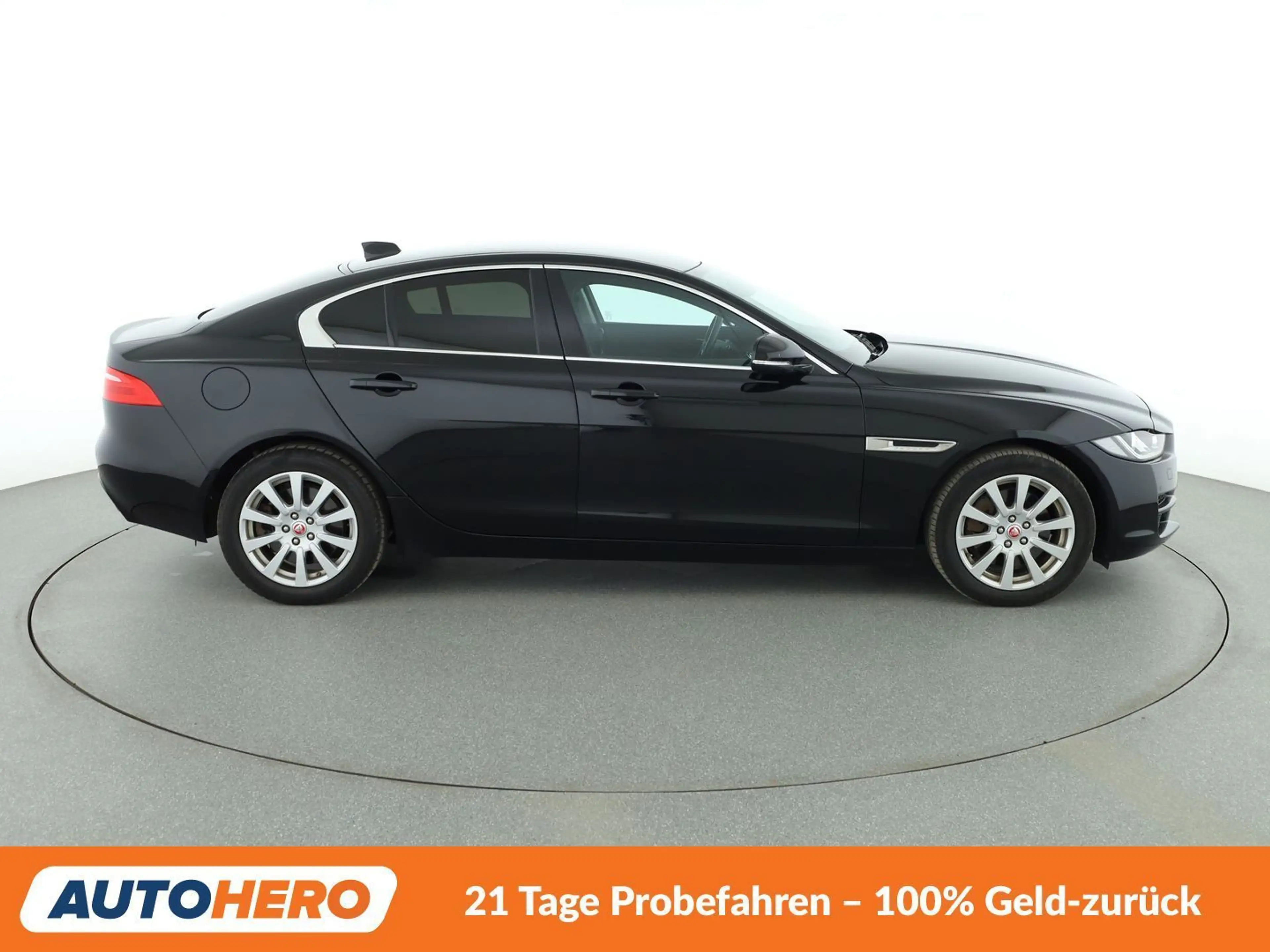 Jaguar XE 20t Pure Aut.*CAM*XENON*NAVI*PDC*SHZ*TEMPO* — photo 7