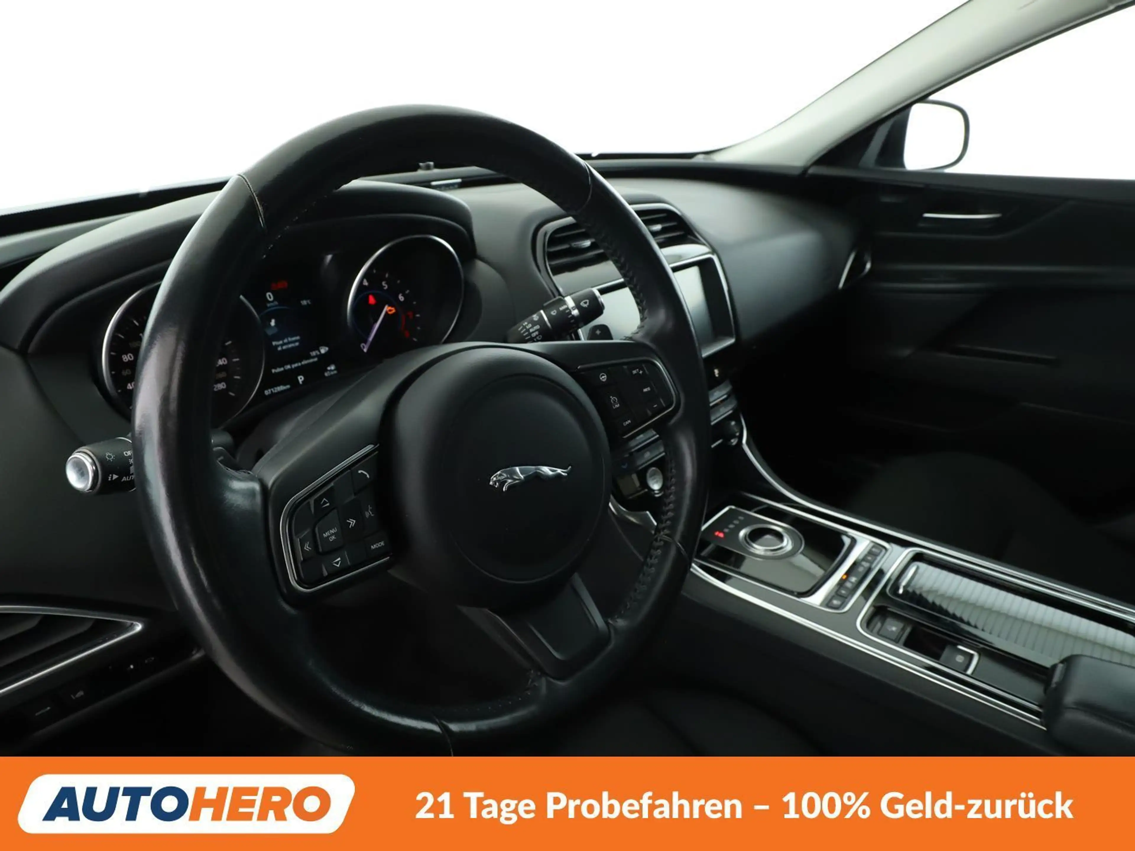 Jaguar XE 20t Pure Aut.*CAM*XENON*NAVI*PDC*SHZ*TEMPO* — photo 11