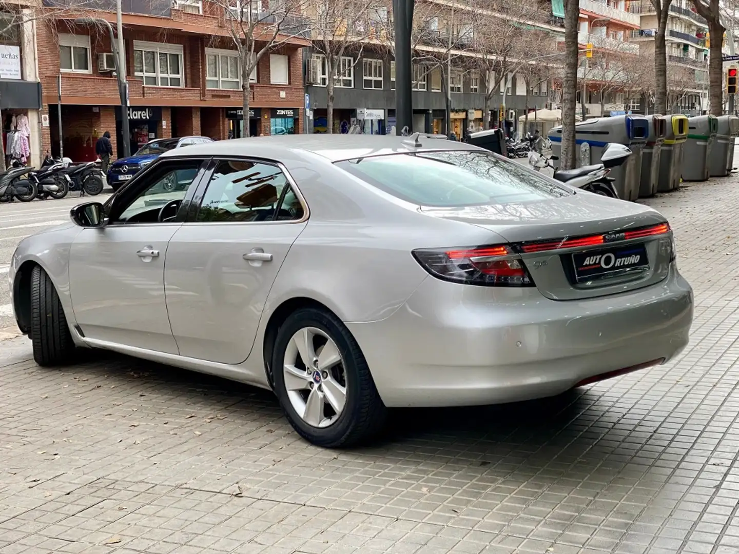 Saab 9-5 Sedán 2.0TiD Vector Grau - 2