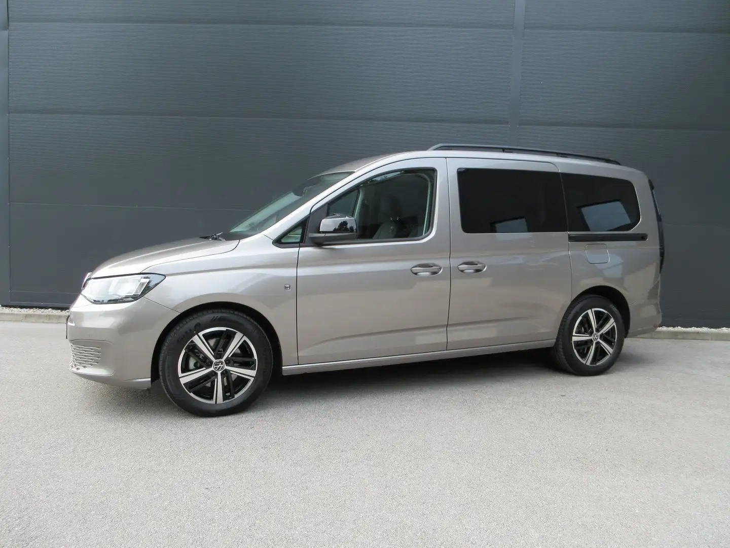 Volkswagen Caddy Life Maxi TDI 4MOTION Braun - 2