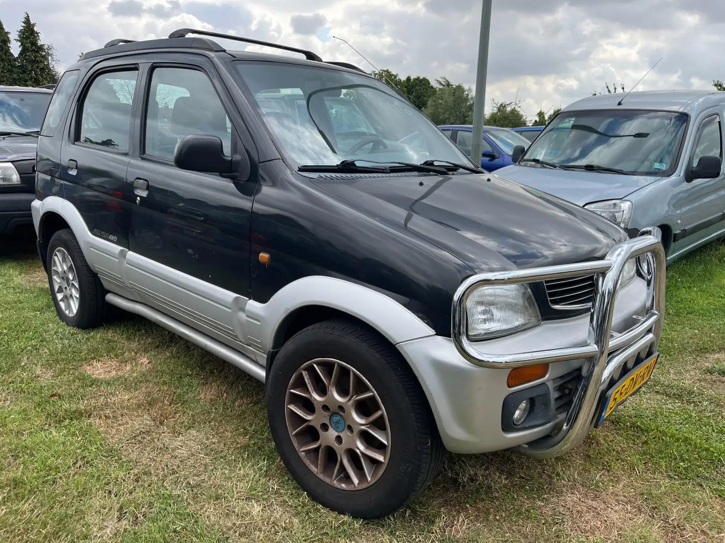 Daihatsu Terios 1.3 SX Airco EXPORT CROSS Zwart - 2