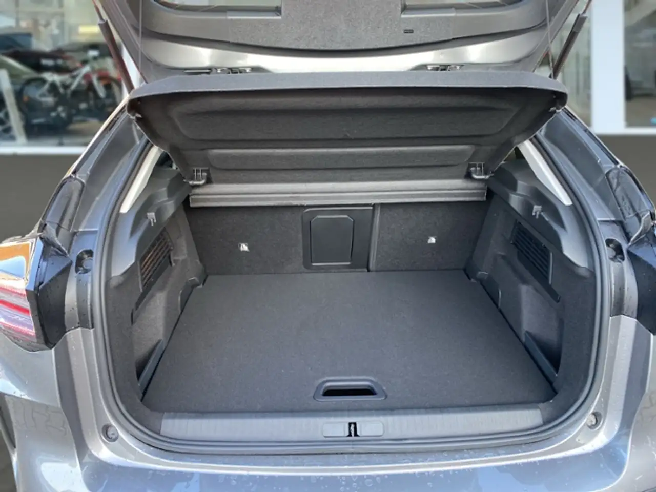 Citroen C4 Lim. Max Puretech 130 EAT8 8