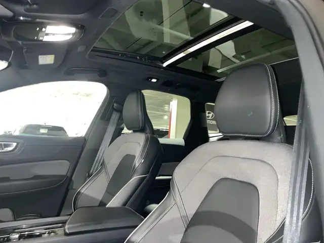 Volvo XC60 view 13