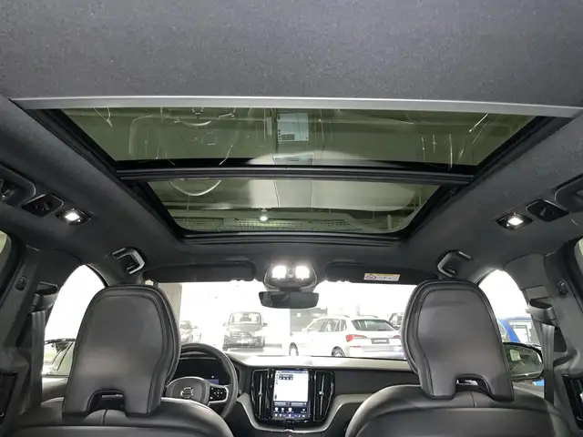 Volvo XC60 view 14