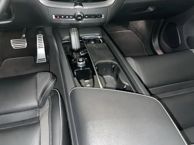 Volvo XC60 view 10