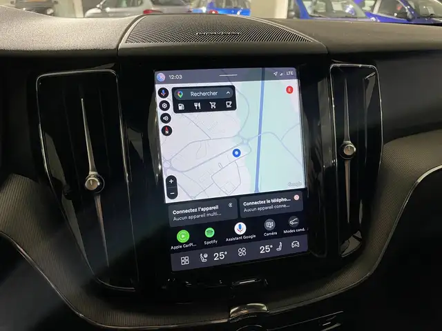 Volvo XC60 view 3