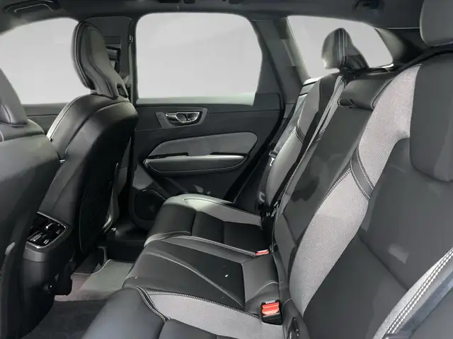 Volvo XC60 view 11