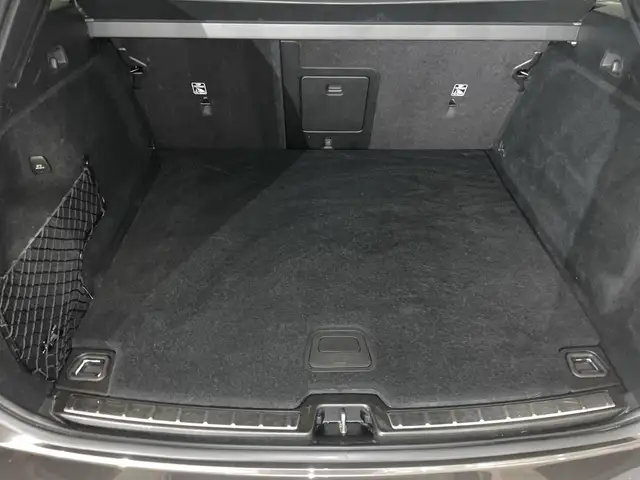 Volvo XC60 view 12