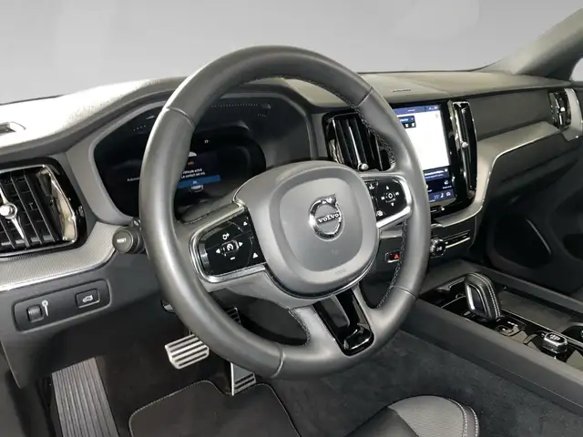 Volvo XC60 view 8
