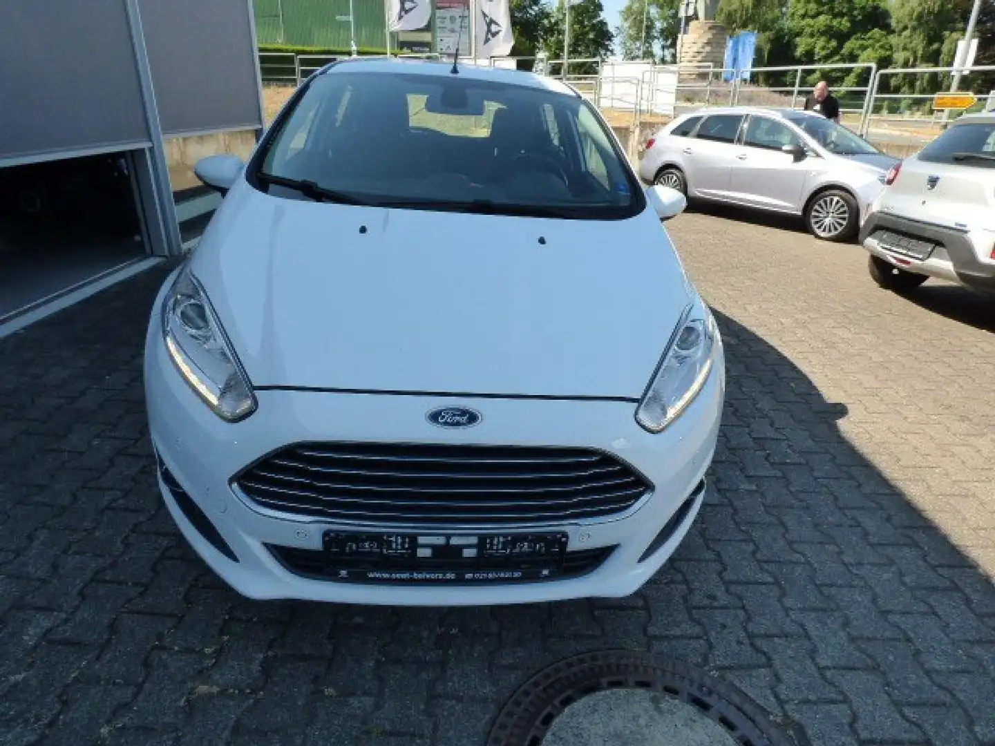 Ford Fiesta Fiesta White - 2