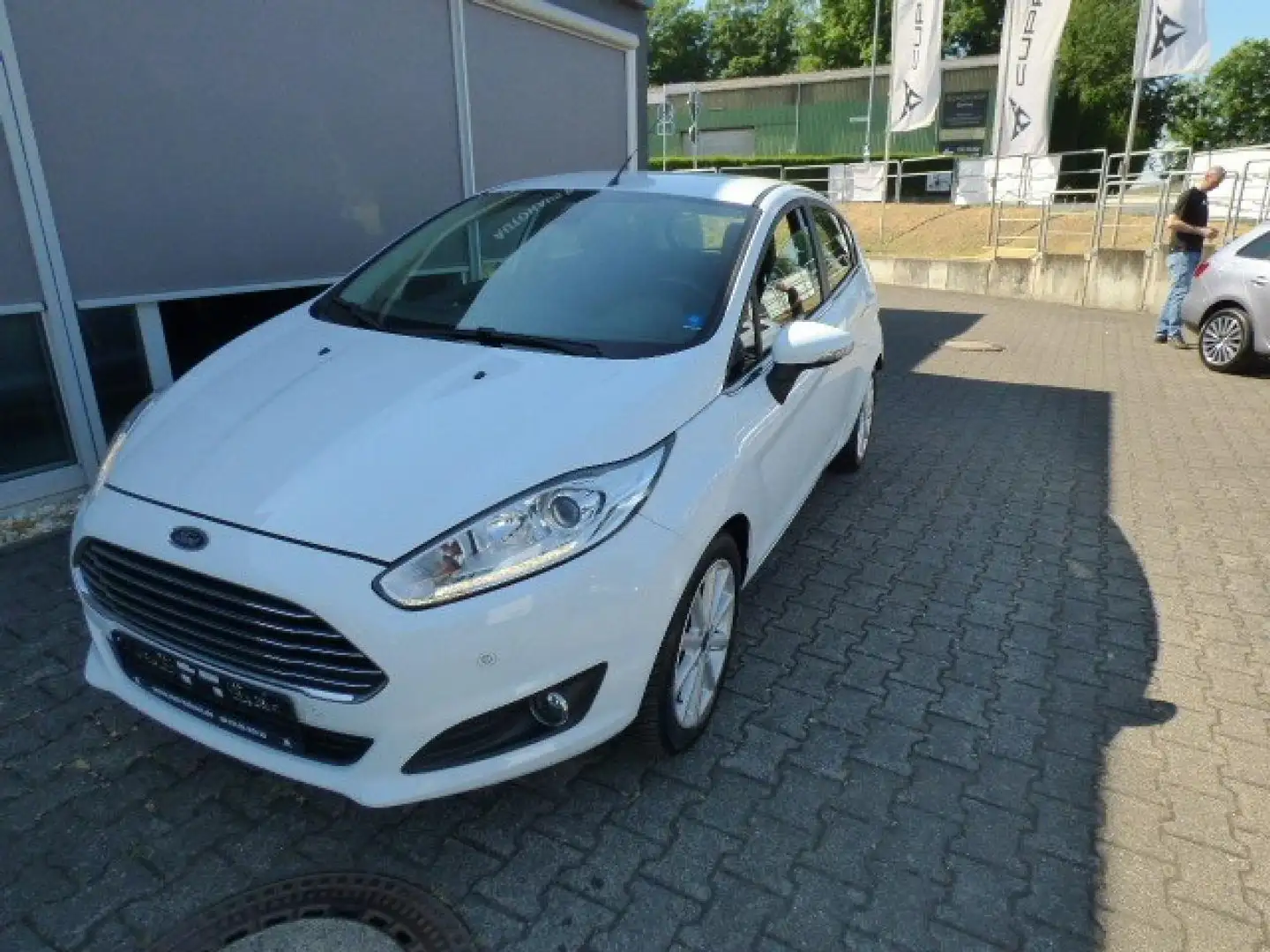 Ford Fiesta Fiesta White - 1