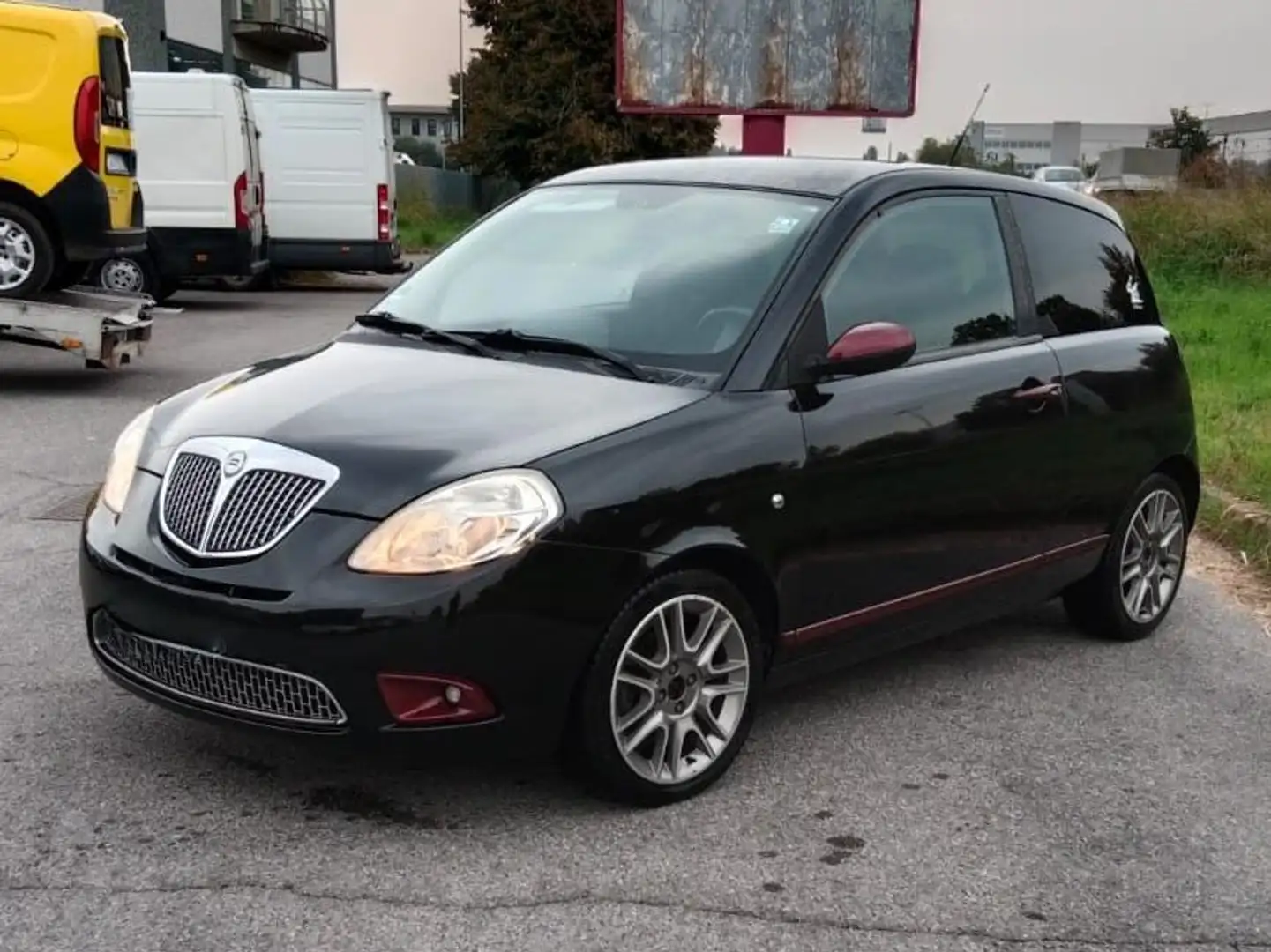 Lancia Ypsilon Ypsilon 1.4 16v MomoDesign (sport) 6m Nero - 2