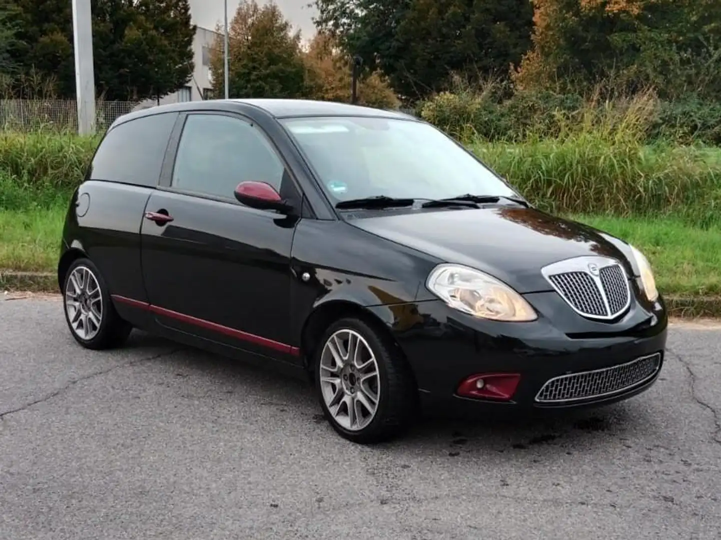 Lancia Ypsilon Ypsilon 1.4 16v MomoDesign (sport) 6m Nero - 1