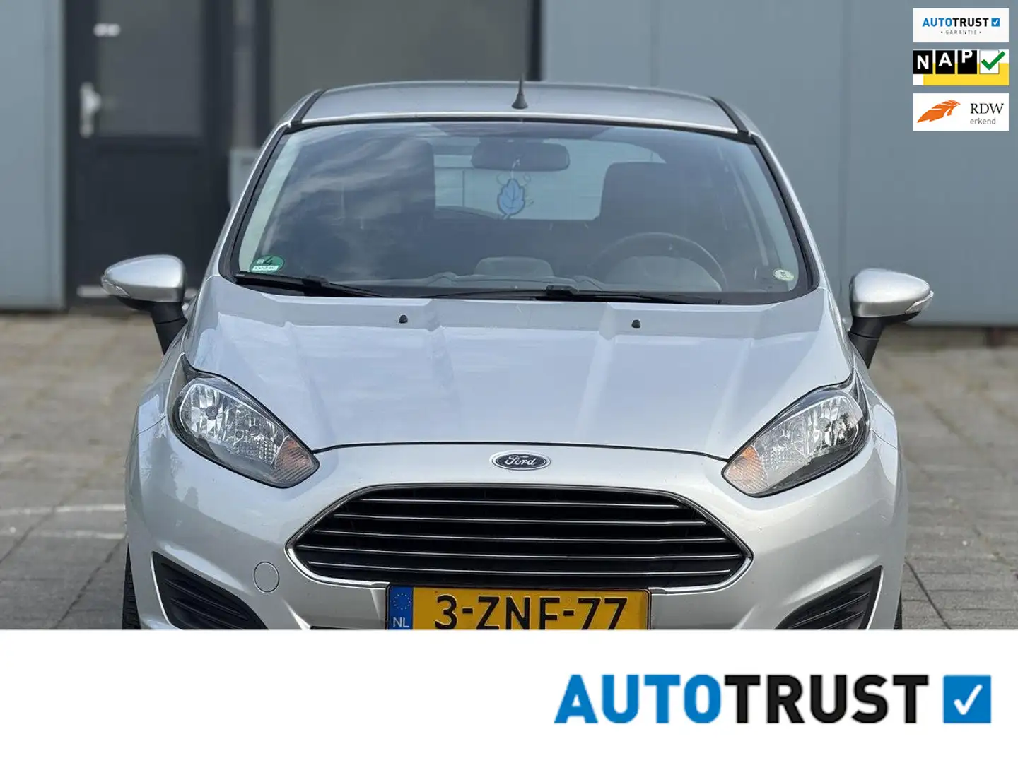 Ford Fiesta 1.0 Style,airco, km nap,navigatie Grijs - 1