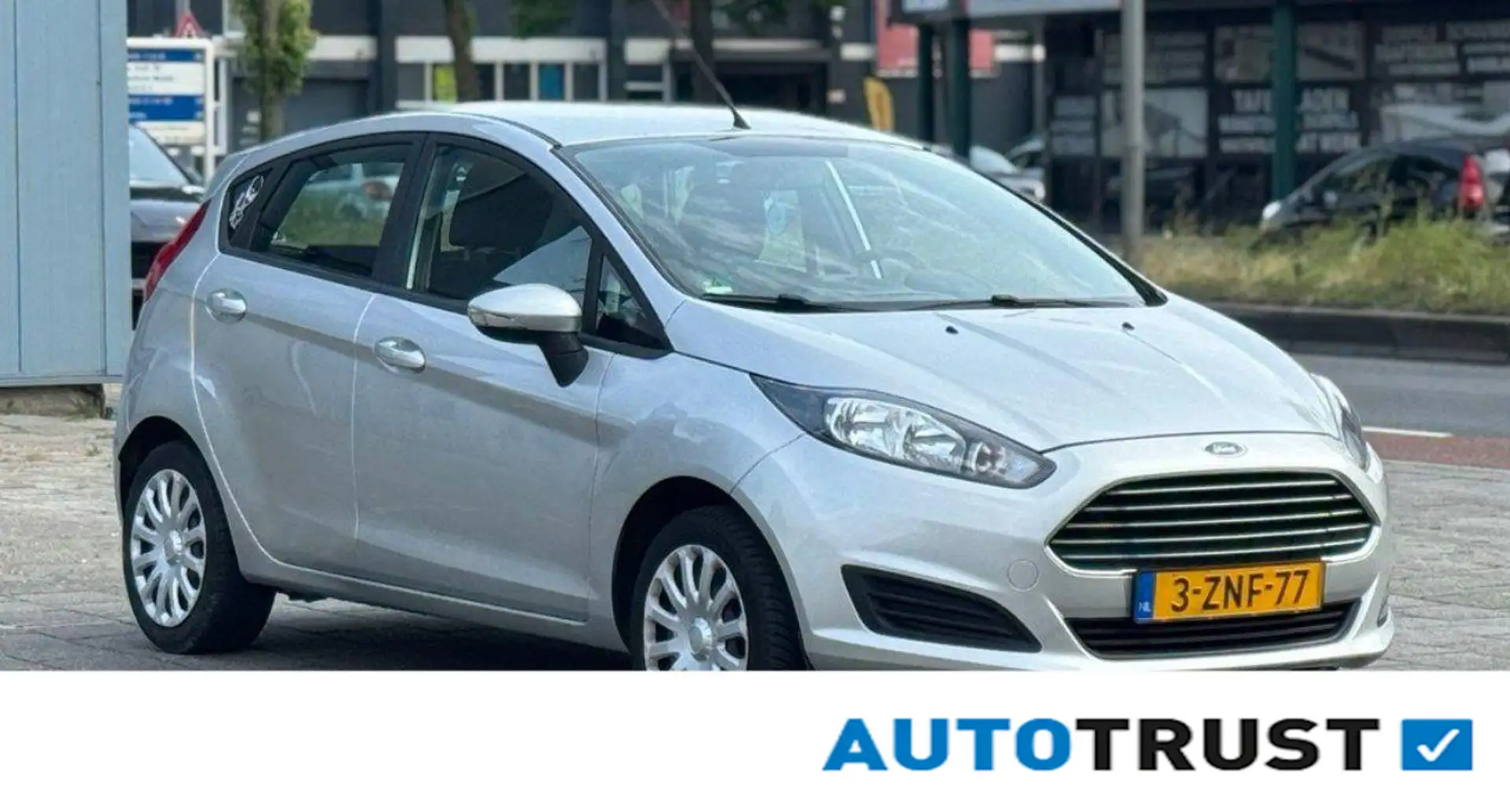Ford Fiesta 1.0 Style,airco, km nap,navigatie Grijs - 2