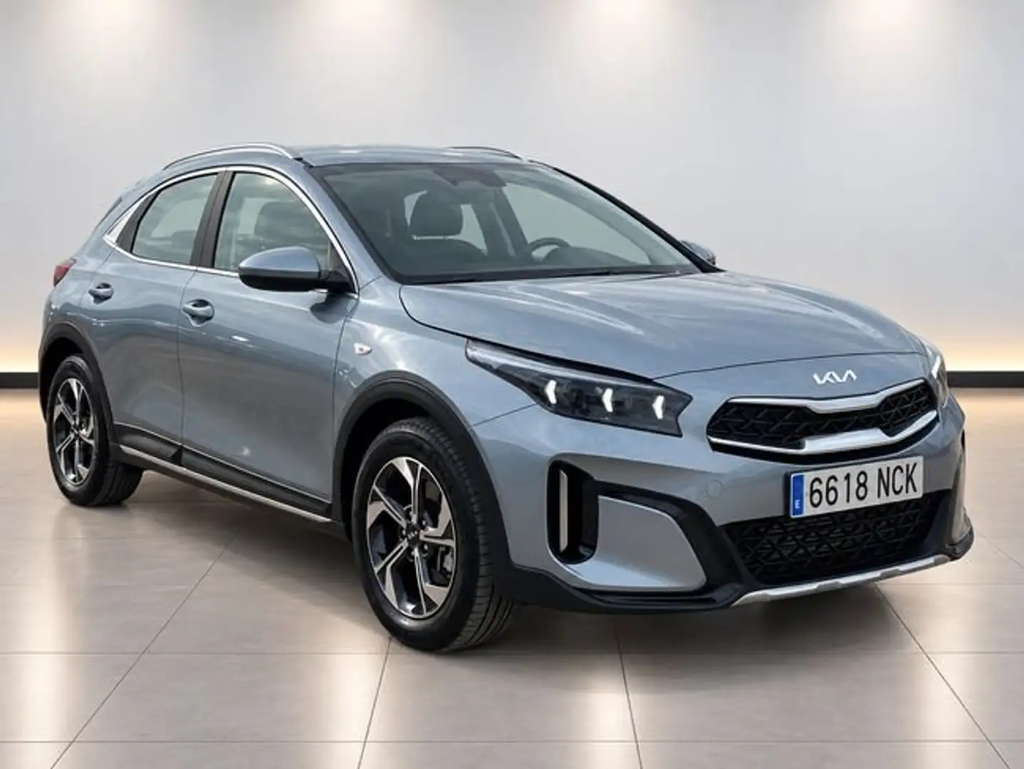 Kia XCeed 1.5 MHEV DCT Drive Plateado - 1