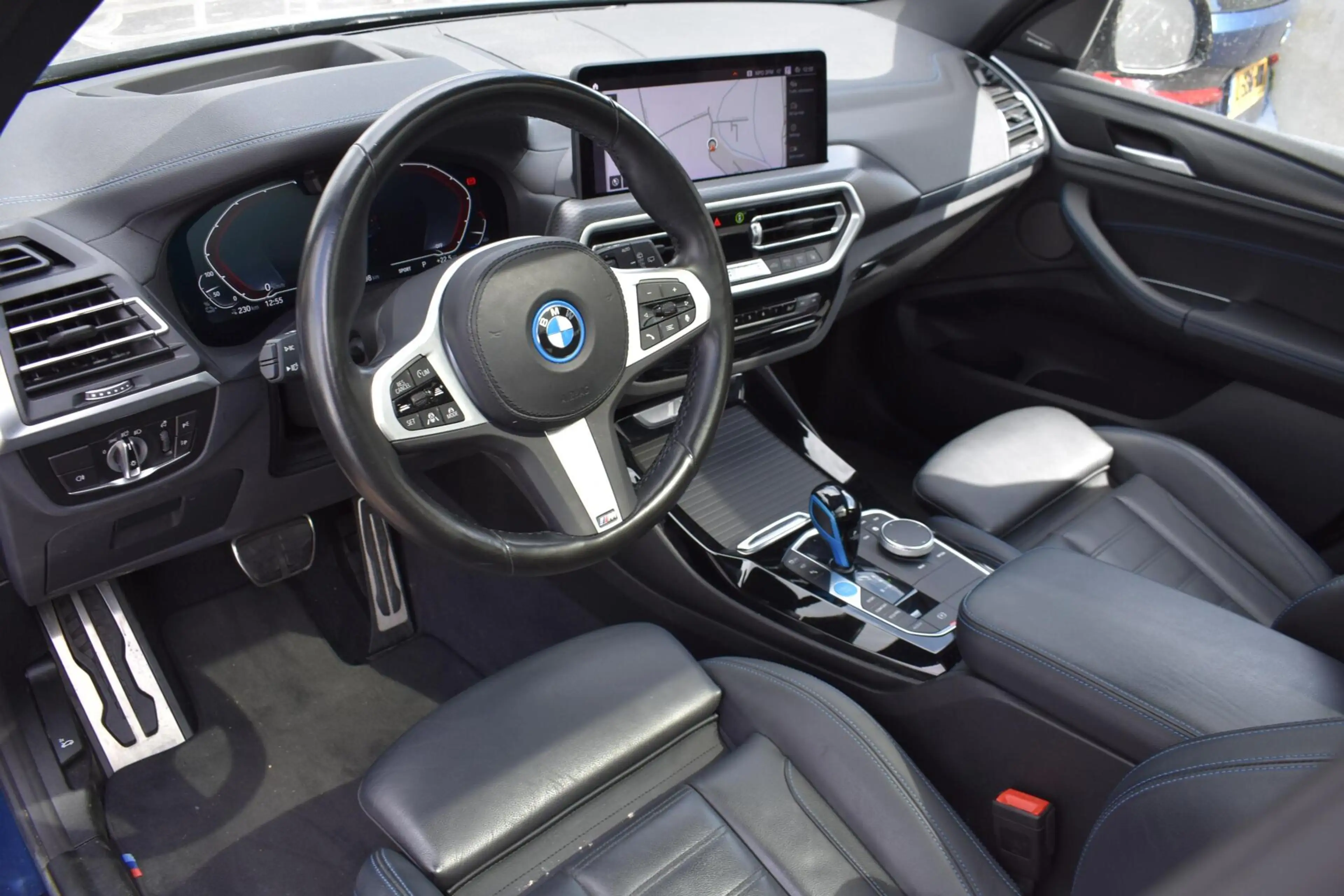 BMW iX3 High Executive 80 kWh | Pano | Leder | 100% SOH | — photo 11