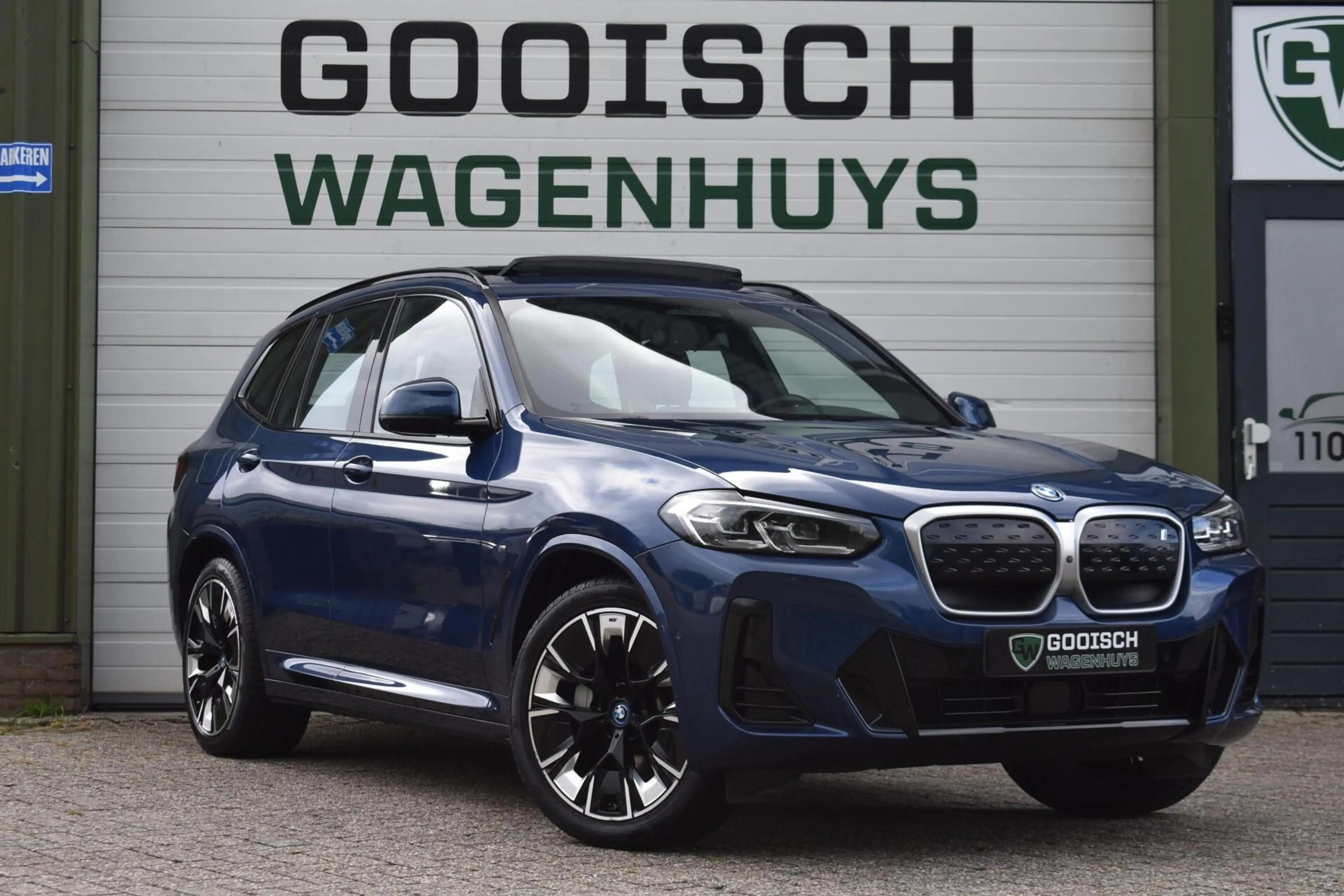BMW iX3 High Executive 80 kWh | Pano | Leder | 100% SOH | — photo 2