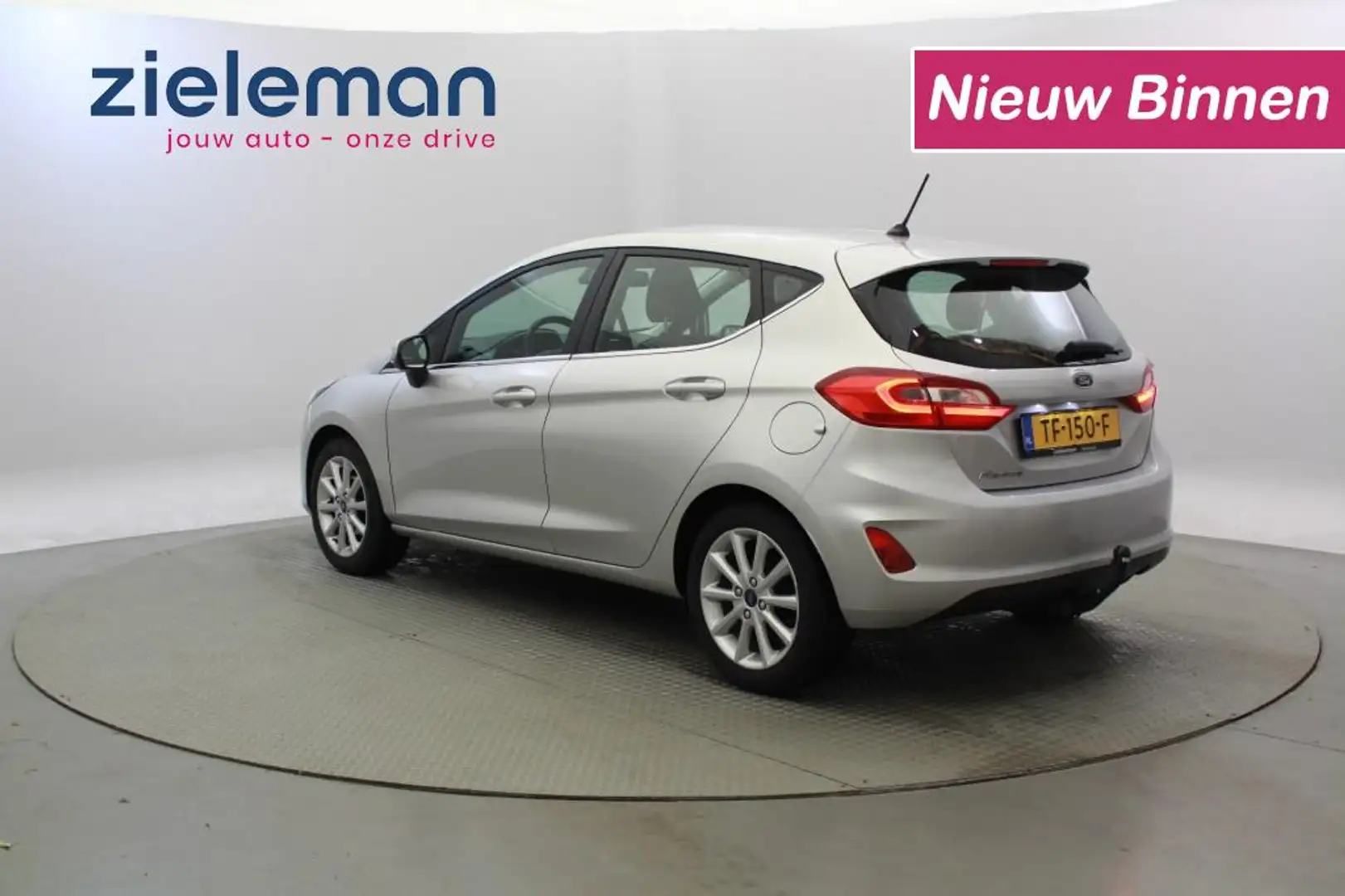 Ford Fiesta 1.5 TDCi Titanium - Carplay, Navi, Trekhaak Grijs - 2