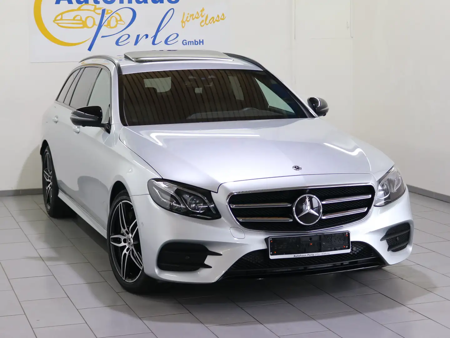 Mercedes-Benz E 450 T 9G 4M AMG-LINE"S-DACH"NAPPA"AHK"360"DISTR.+"DAB" Argintiu - 1