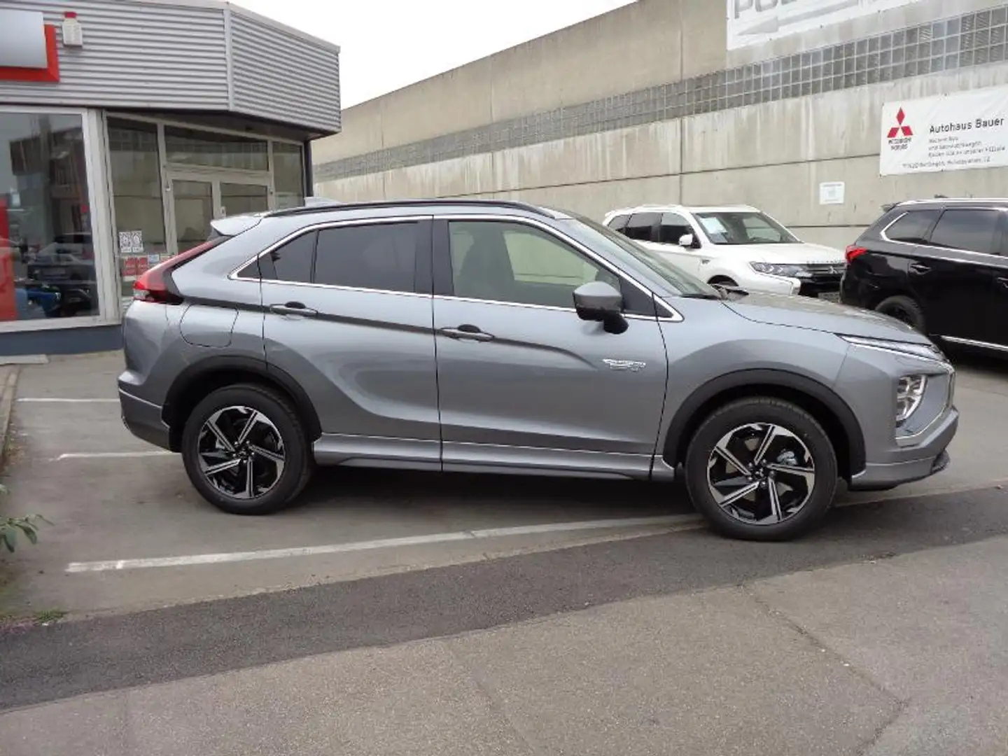 Mitsubishi Eclipse Cross Plug-in Hybrid Select 2,4 4WD Grau - 2