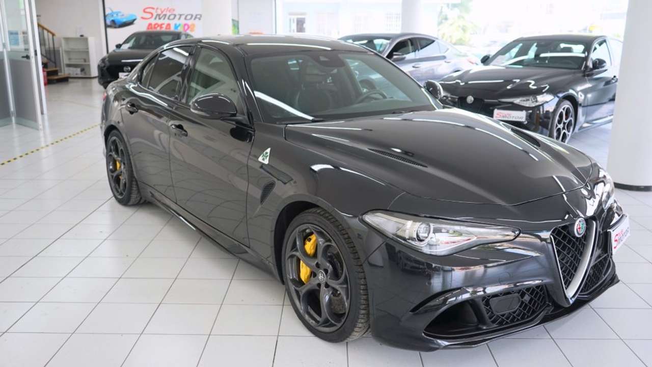 Alfa Romeo Giulia 2.9 T V6 Quadrifoglio MANUALE TIRATURA LIMITATA
