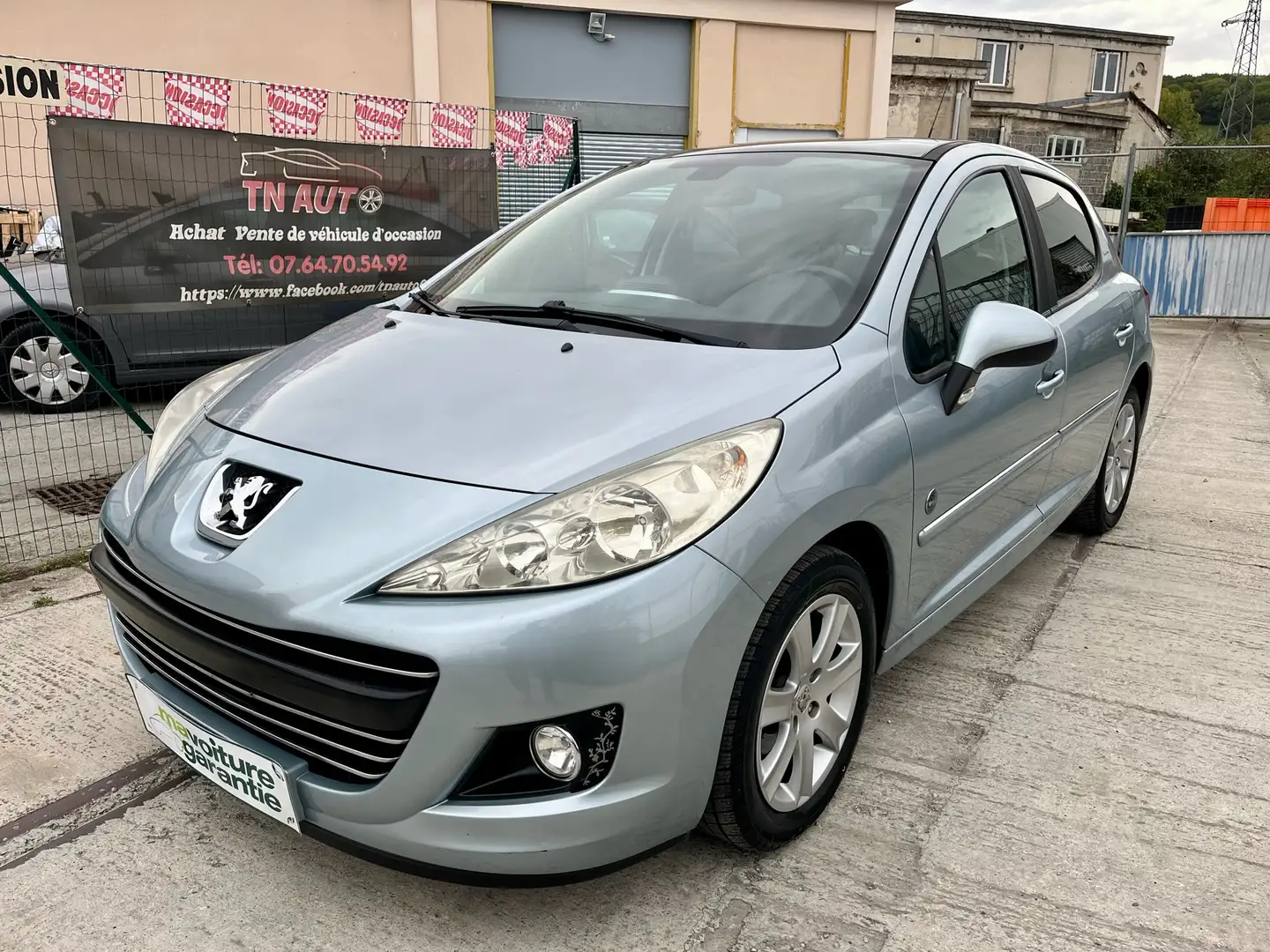 Peugeot 207 1.6 HDi 92ch FAP Envy Garantie 6 Mois Bleu - 1