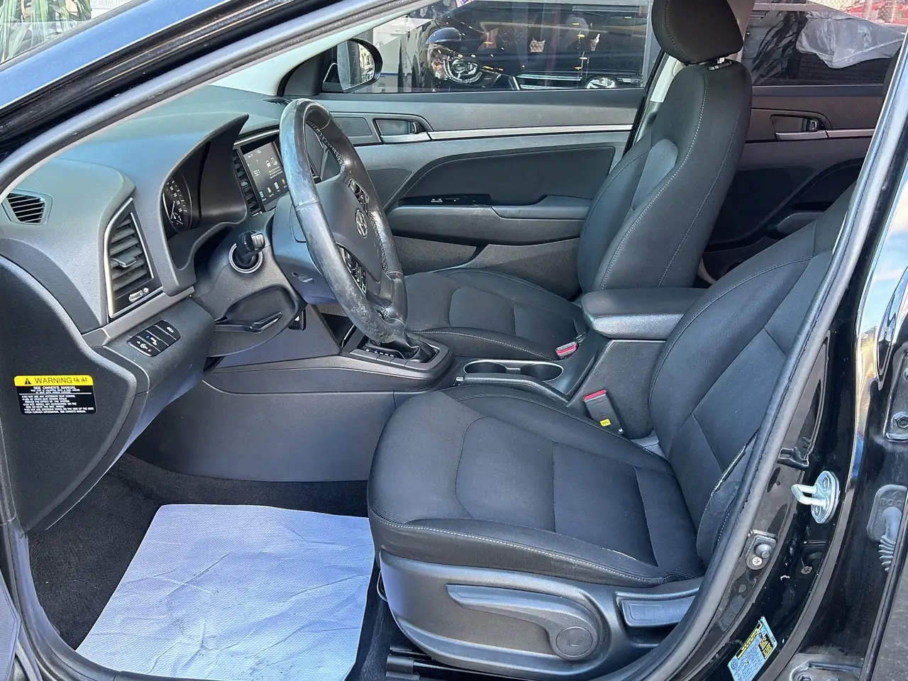 Hyundai ELANTRA снимка Hyundai ELANTRA