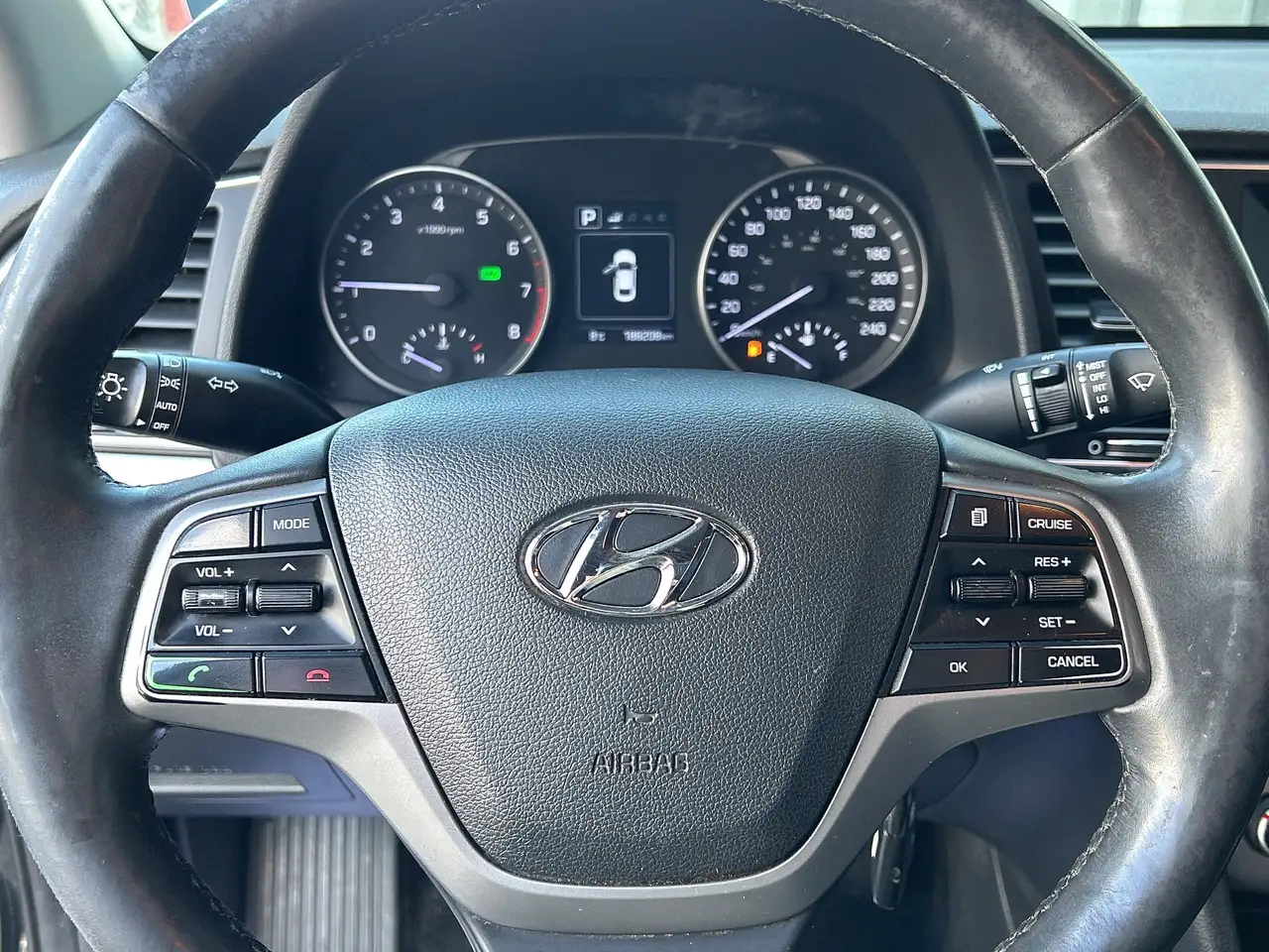 Hyundai ELANTRA снимка Hyundai ELANTRA